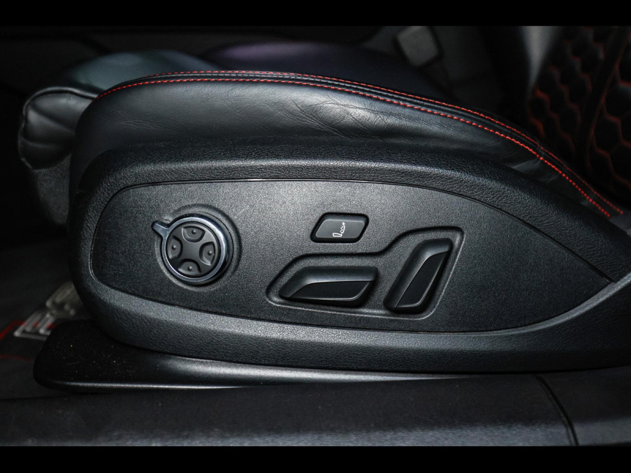 Audi RS4 AVANT 2.9 TFSI QUATTRO TIPTRONIC – AUDI EXCLUSIVE CARBON DES (2018) - Photo 23