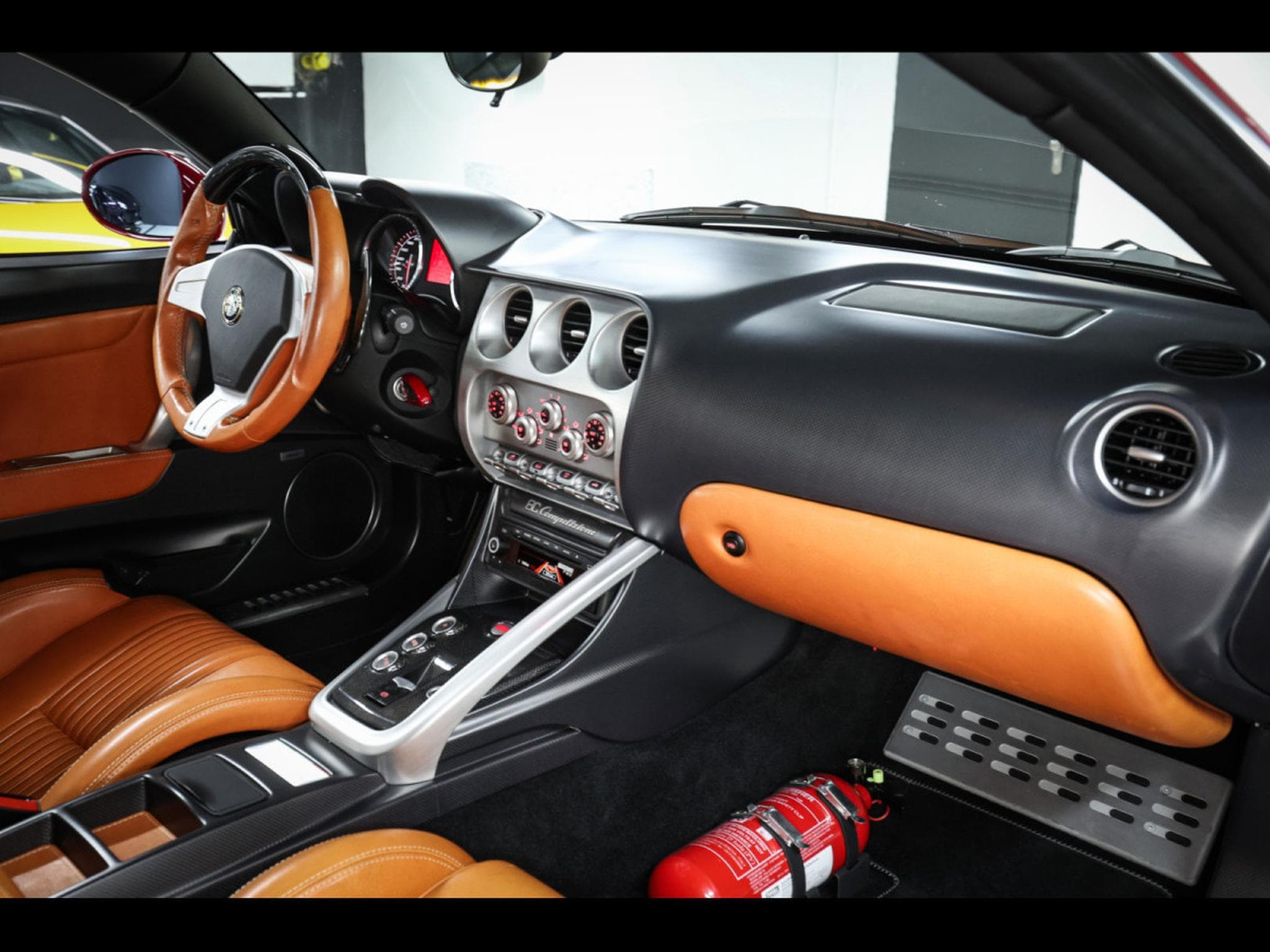 Alfa-Romeo 8C COMPETIZIONE 4.7 V8 (450 CH) – 351/500 – ROSSO ALFA – FULL X (2009) - Photo 21