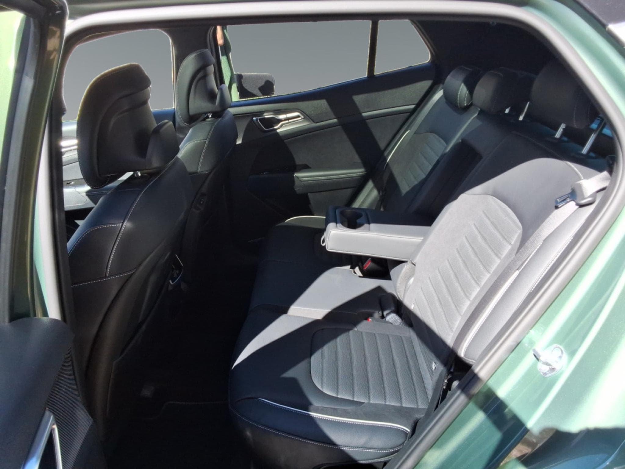 Kia Sportage GT Line 1.6 T-GDi 48V 7DCT (2025) - Photo 14