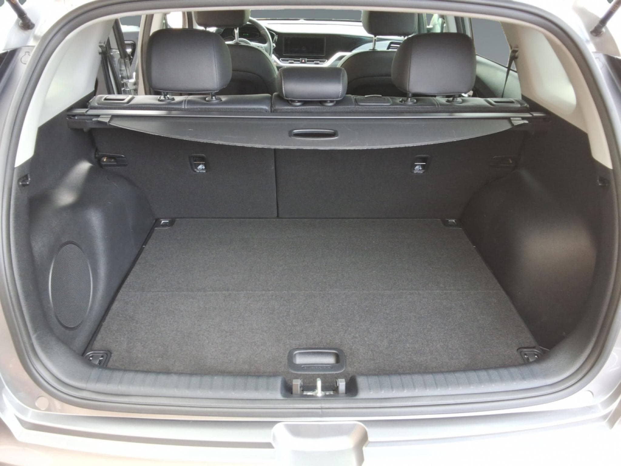 Kia Niro Sense (UVO) 1.6 GDi HEV 6DCT (2021) - Photo 17