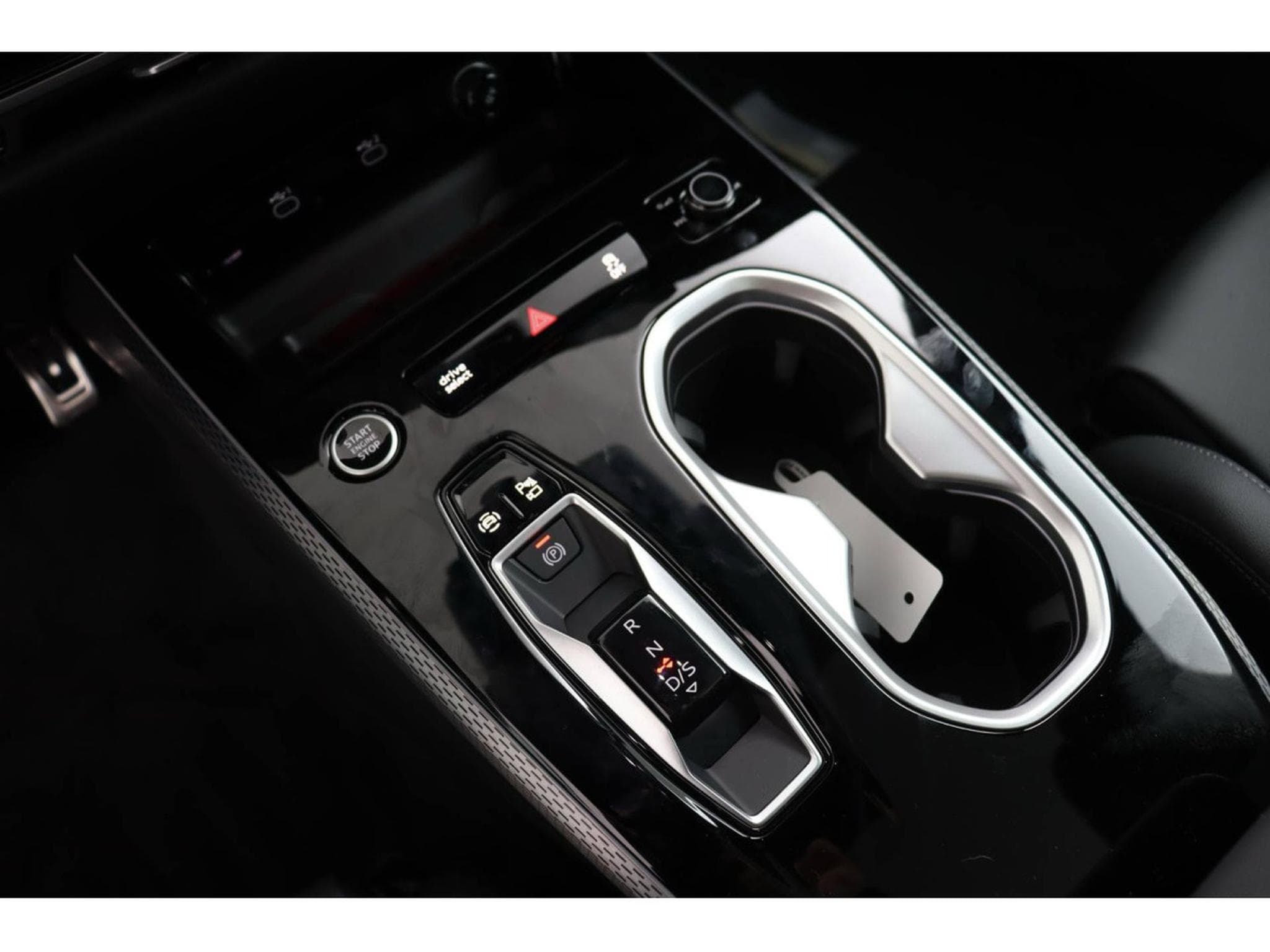 Audi A6 Audi A6 Avant TDI 204 S tronic 7 S line/19”/Leder/ (2025) - Photo 12