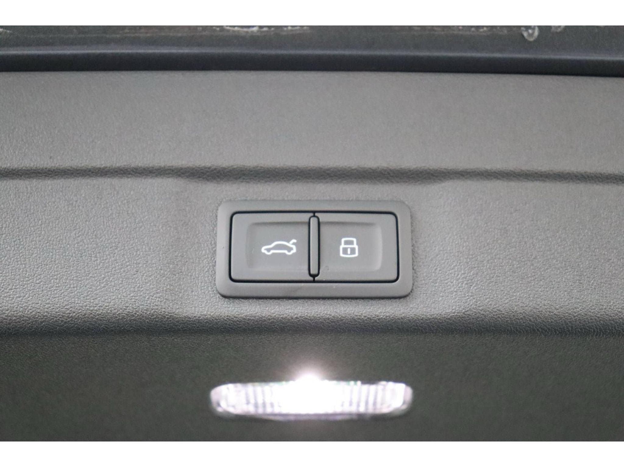 Audi A6 Audi A6 Avant TDI 204 S tronic 7 S line/19”/Leder/ (2025) - Photo 15