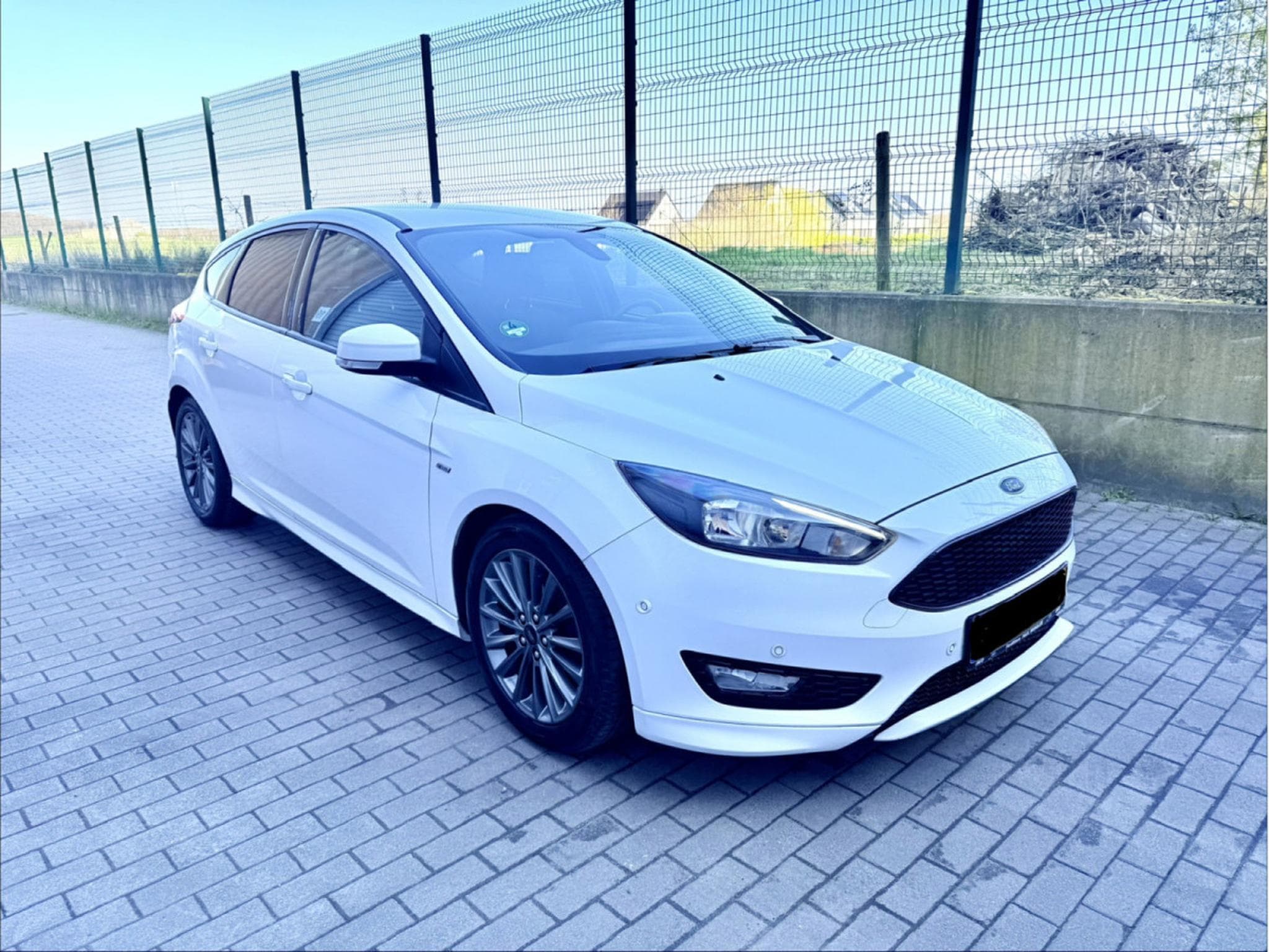 Ford Focus 1.0 EcoBoost 125 ST-Line (2017) - Photo 1