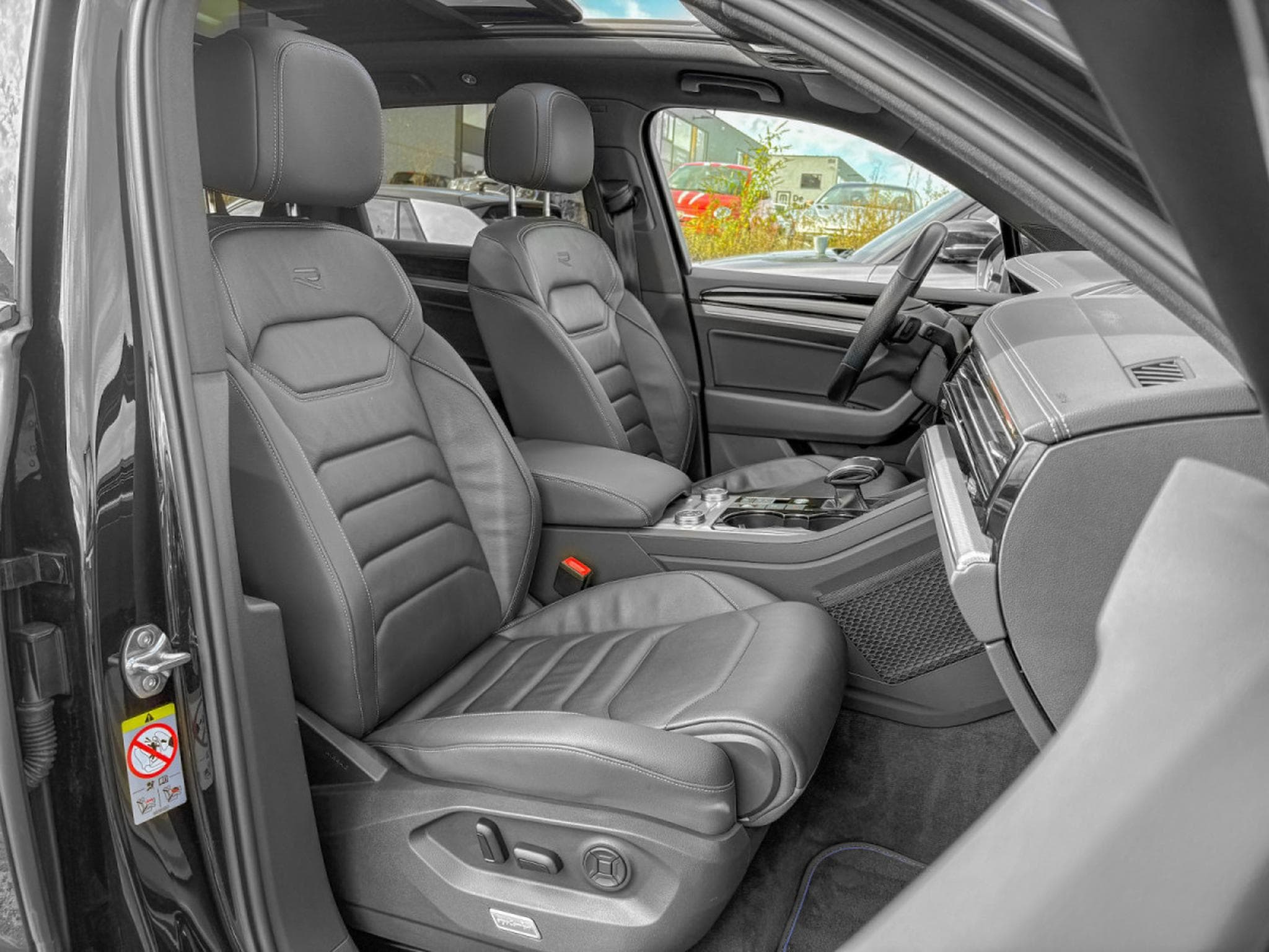 VW Touareg R 4Motion eHybrid/ ERGO CONFORT/VIRTUAL/PANORAMA (2021) - Foto 12