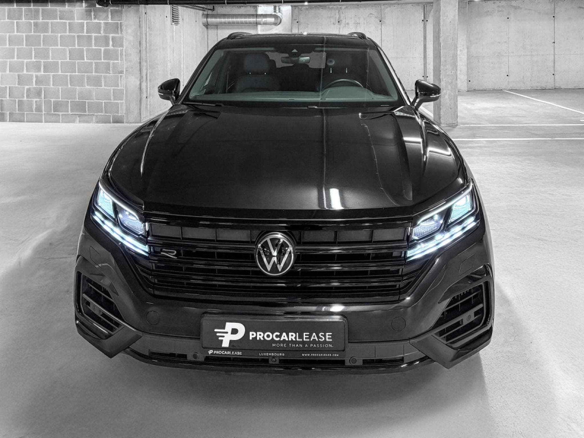 VW Touareg R 4Motion eHybrid/ ERGO CONFORT/VIRTUAL/PANORAMA (2021) - Foto 9