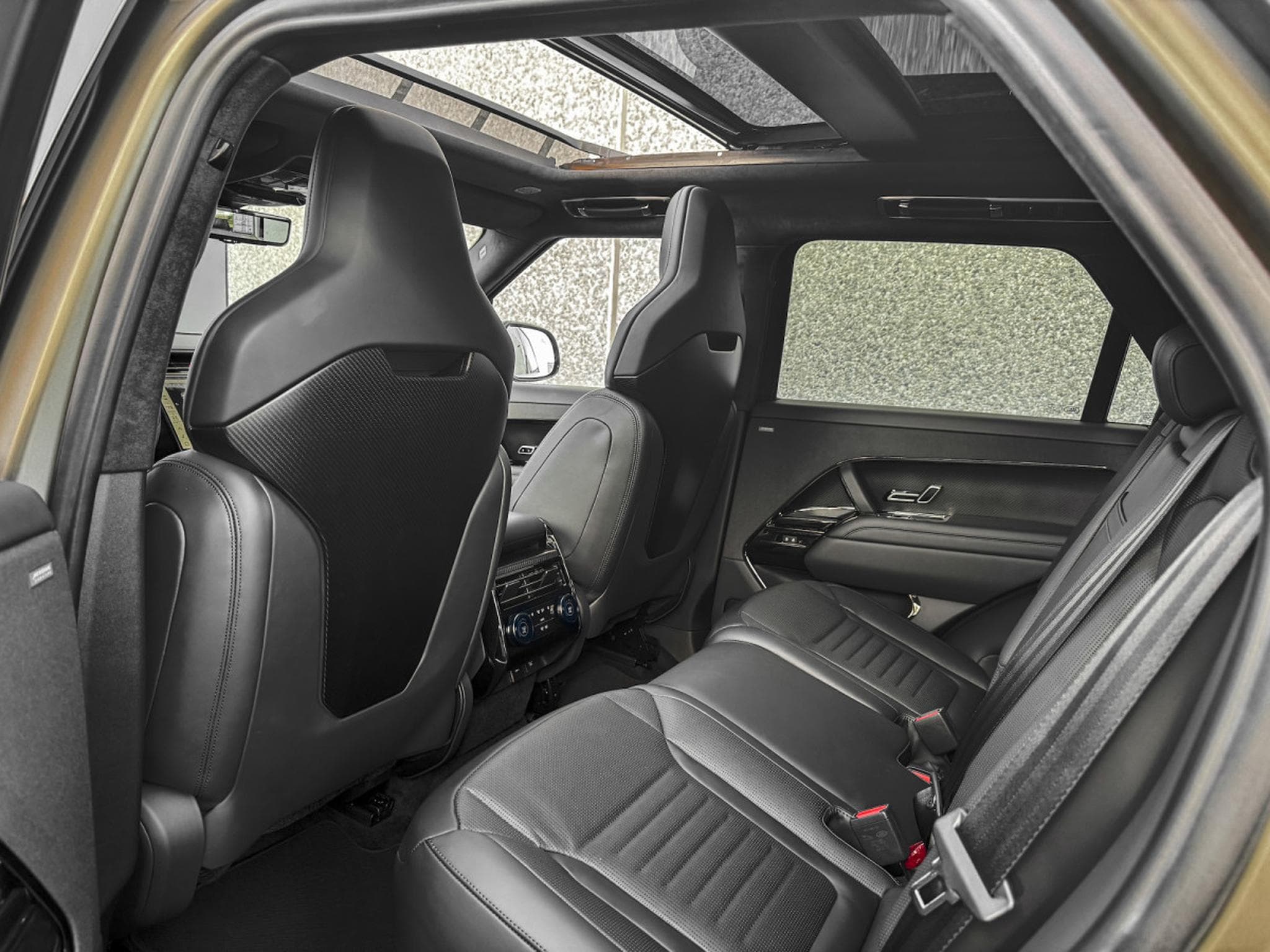 Land-Rover Range Rover Sport SV EDITION ONE CARBON BRONZE / V8 4.4/ 23*/ PANO/ VOLL (2024) - Photo 8