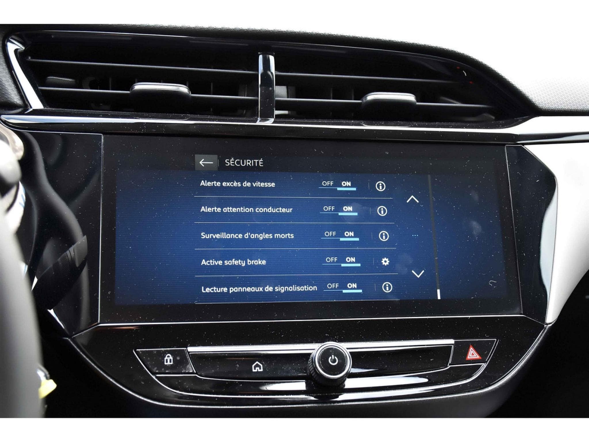 Opel Corsa 1.2 Turbo Edition AT8 REGUL LANE SIDE CAM 1° MAIN (2025) - Photo 12