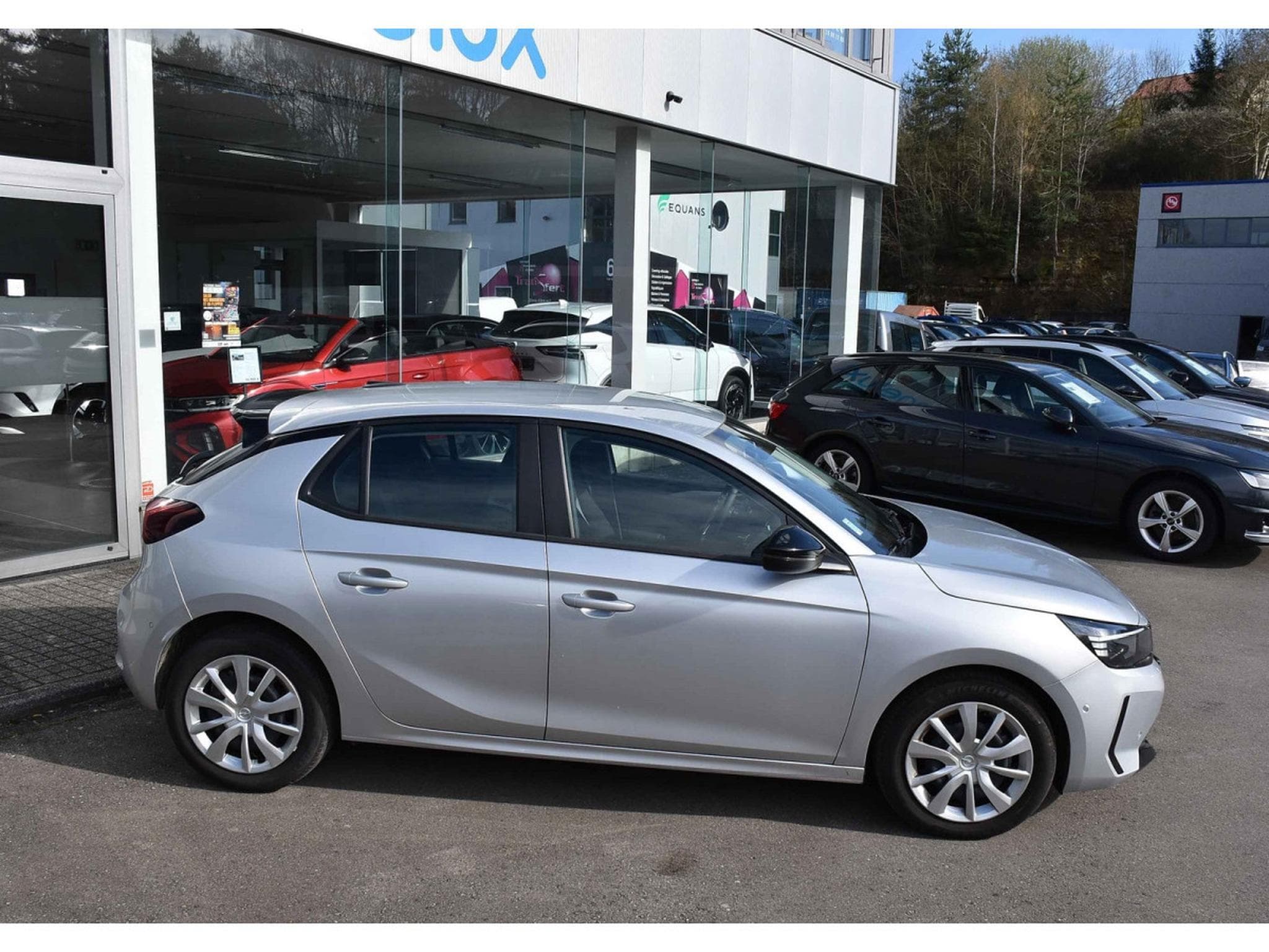 Opel Corsa 1.2 Turbo Edition AT8 REGUL LANE SIDE CAM 1° MAIN (2025) - Photo 3