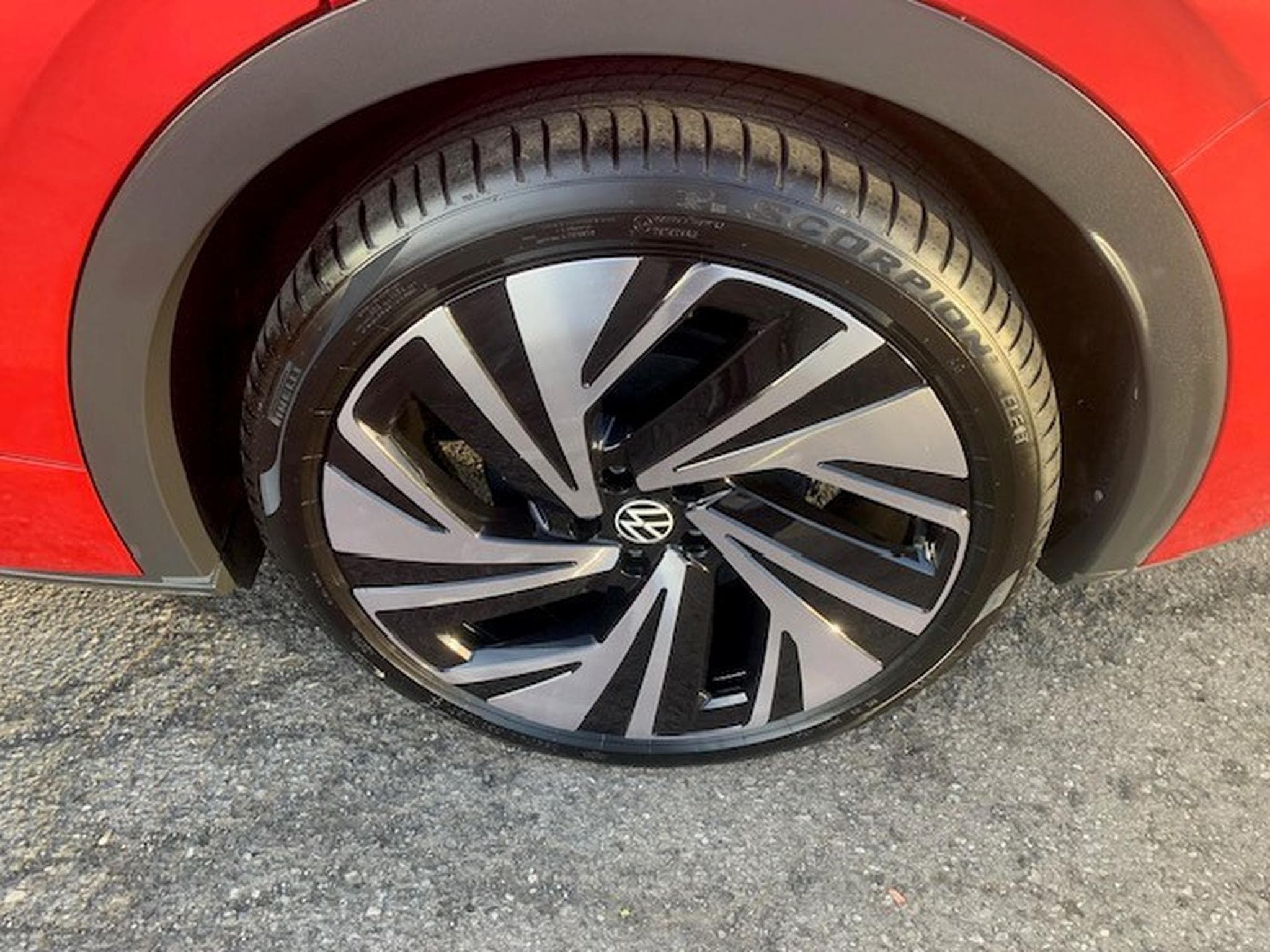 VW ID.5 PRO 150kW / 77 kWh (2023) - Photo 4