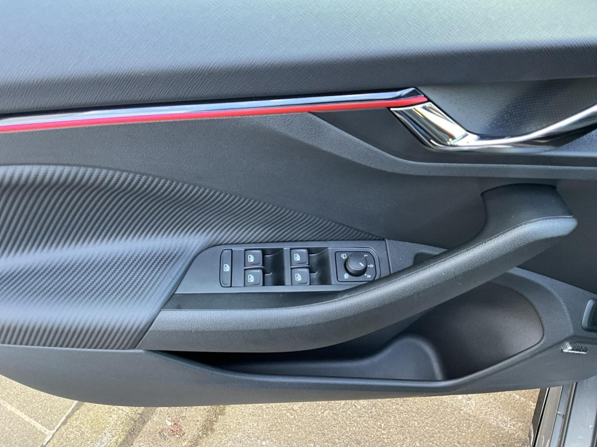 Skoda Kamiq Monte-Carlo+DSG+Led+Pano (2025) - Foto 14