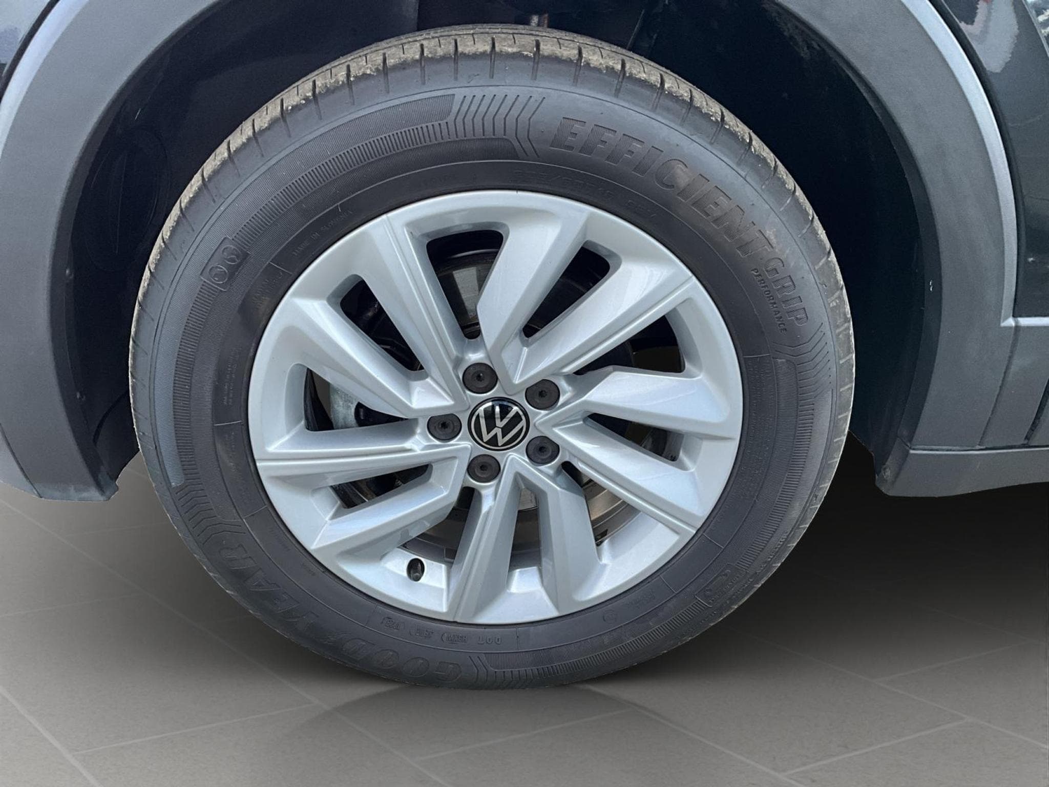 VW T-Cross Life+DSG+LED+AHK+RearView (2023) - Foto 8