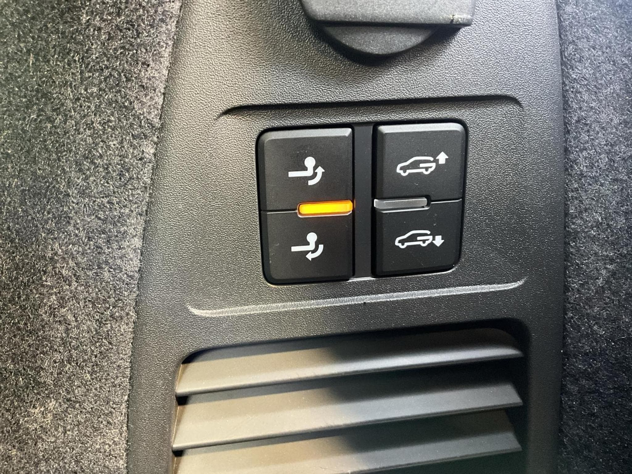 VW Touareg R-Line+DSG+4M+Black-Style+AHK+Pano (2025) - Photo 20