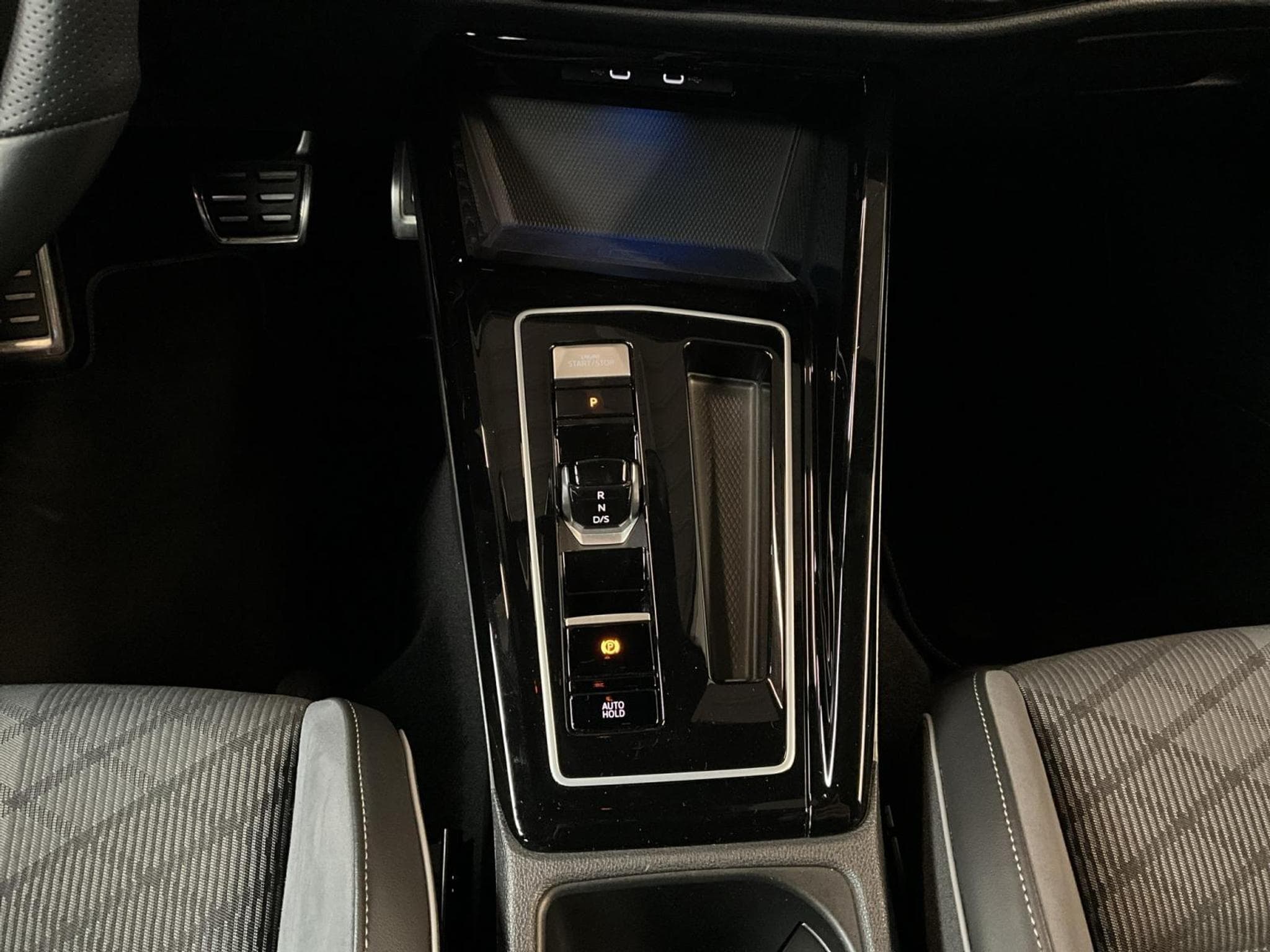 VW Golf R-Line+DSG+Black-Style+PANO (2024) - Foto 12