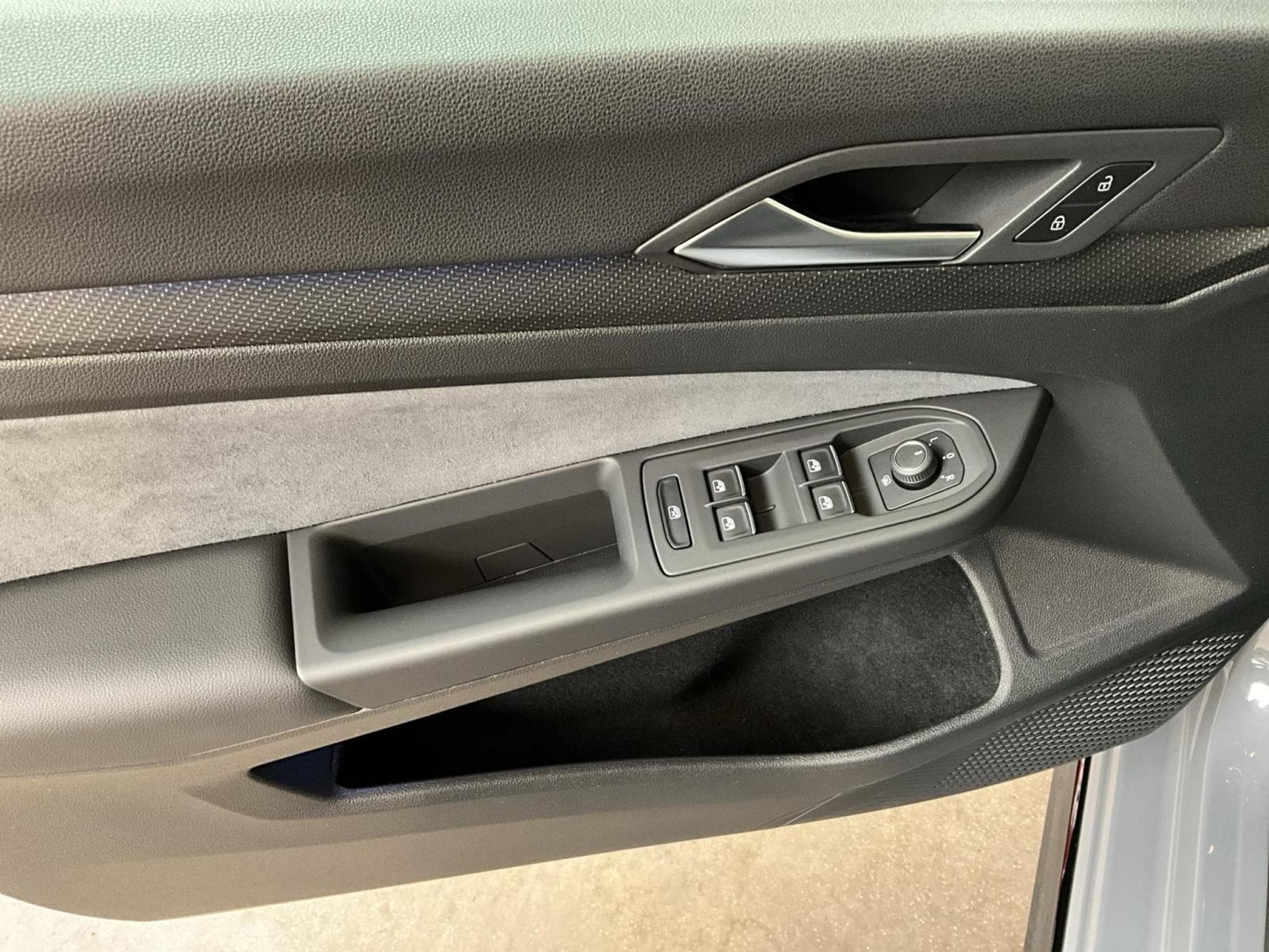 VW Golf R-Line+DSG+Black-Style+PANO (2024) - Foto 14