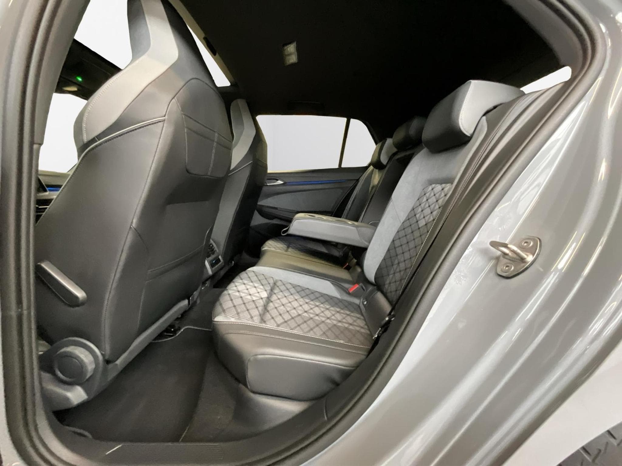 VW Golf R-Line+DSG+Black-Style+PANO (2024) - Foto 16