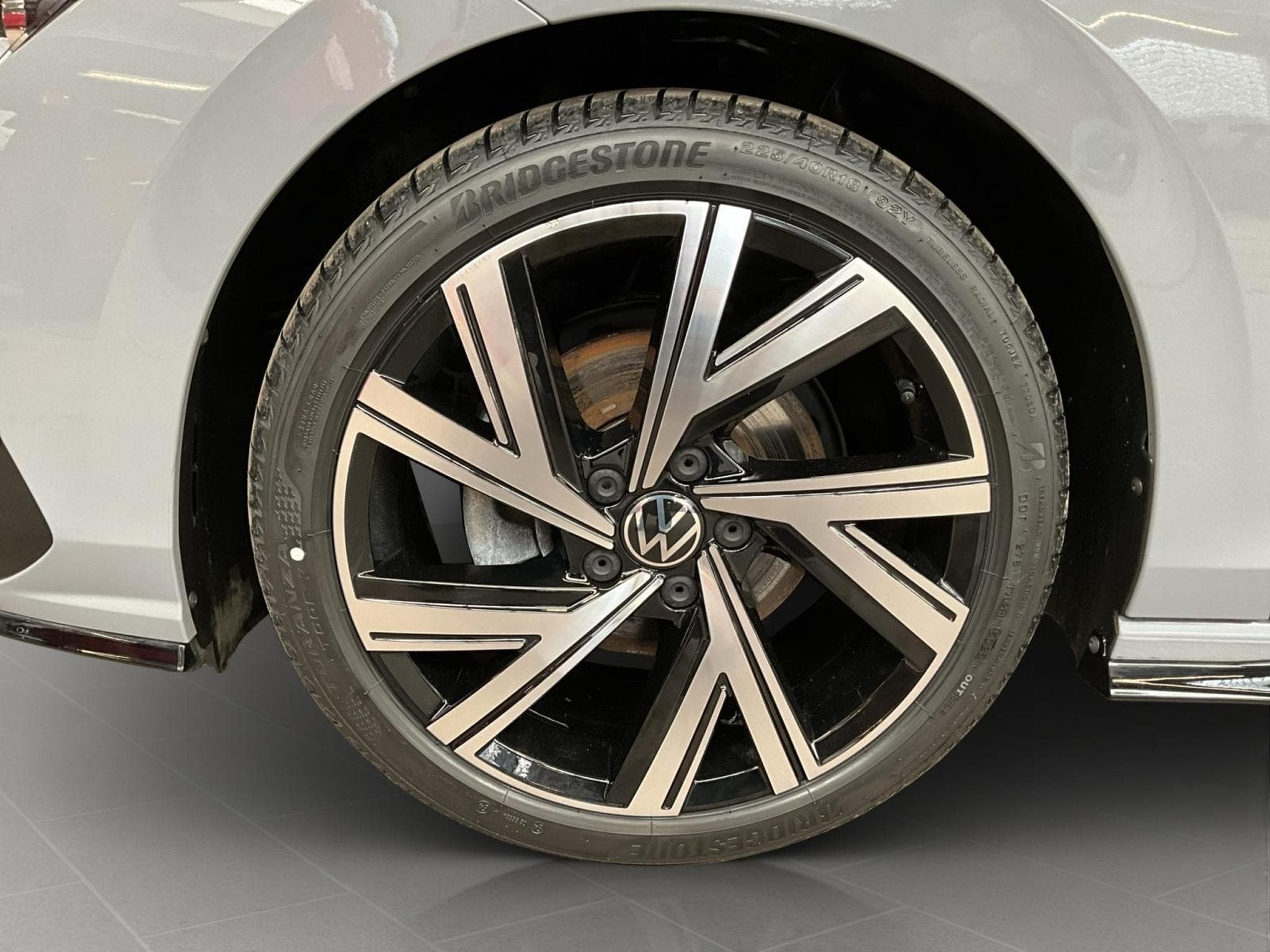 VW Golf R-Line+DSG+Black-Style+PANO (2024) - Foto 8