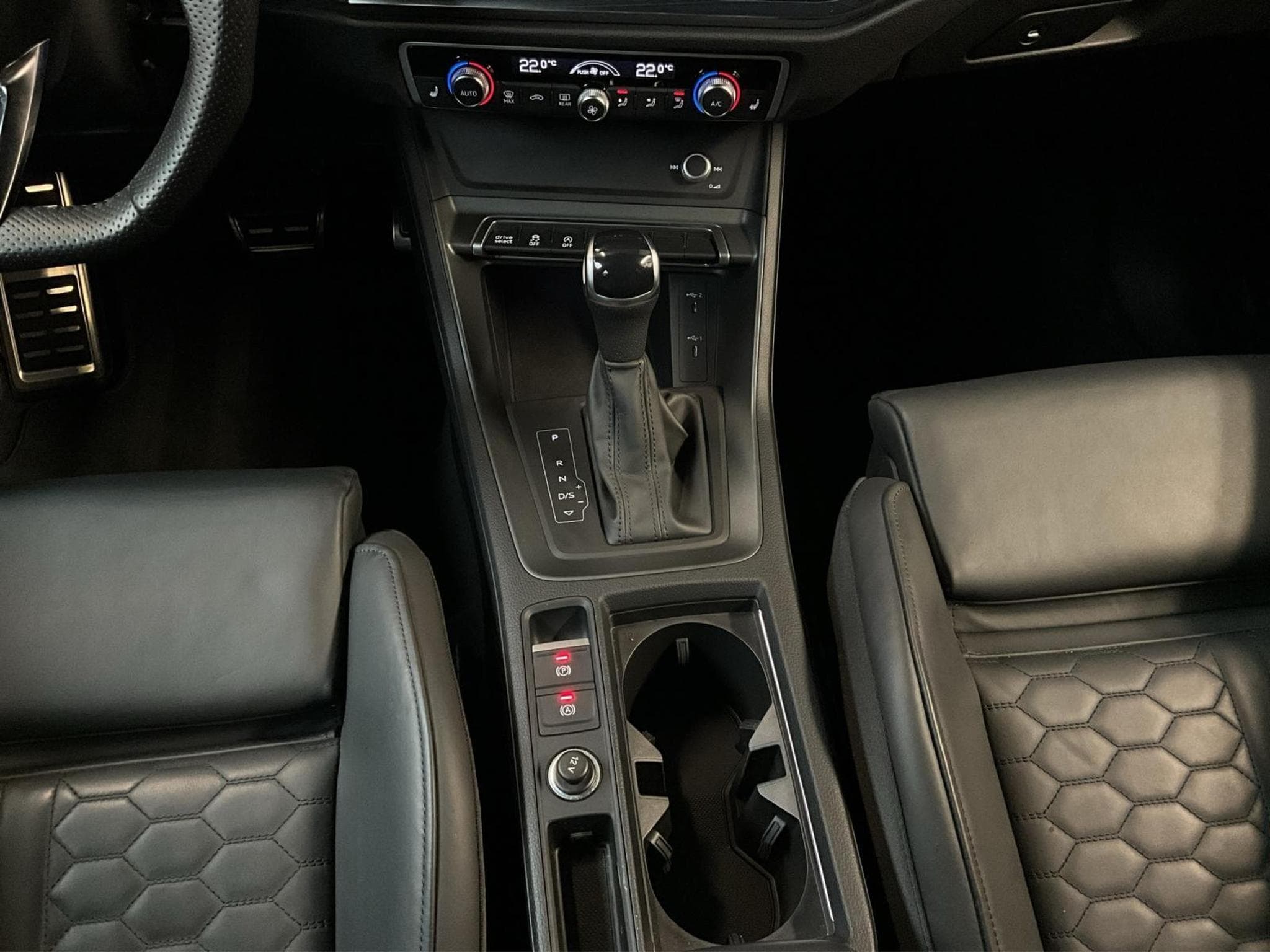 Audi RSQ3 TFSI+Quattro+S-Tronic+Led+LM21 (2024) - Foto 12