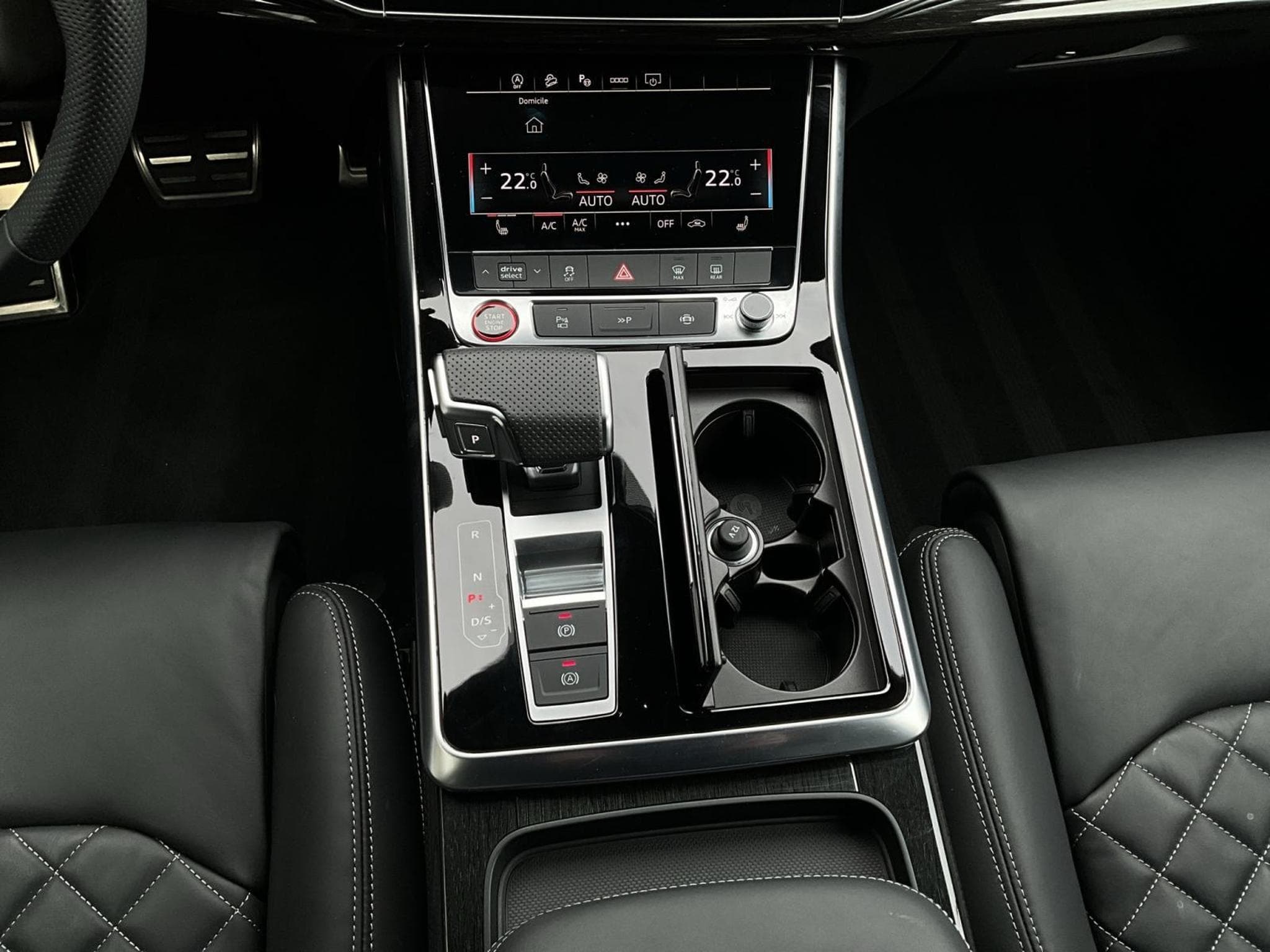 Audi SQ8 TFSI+Tiptronic+4M+Sound+AHK (2025) - Foto 12