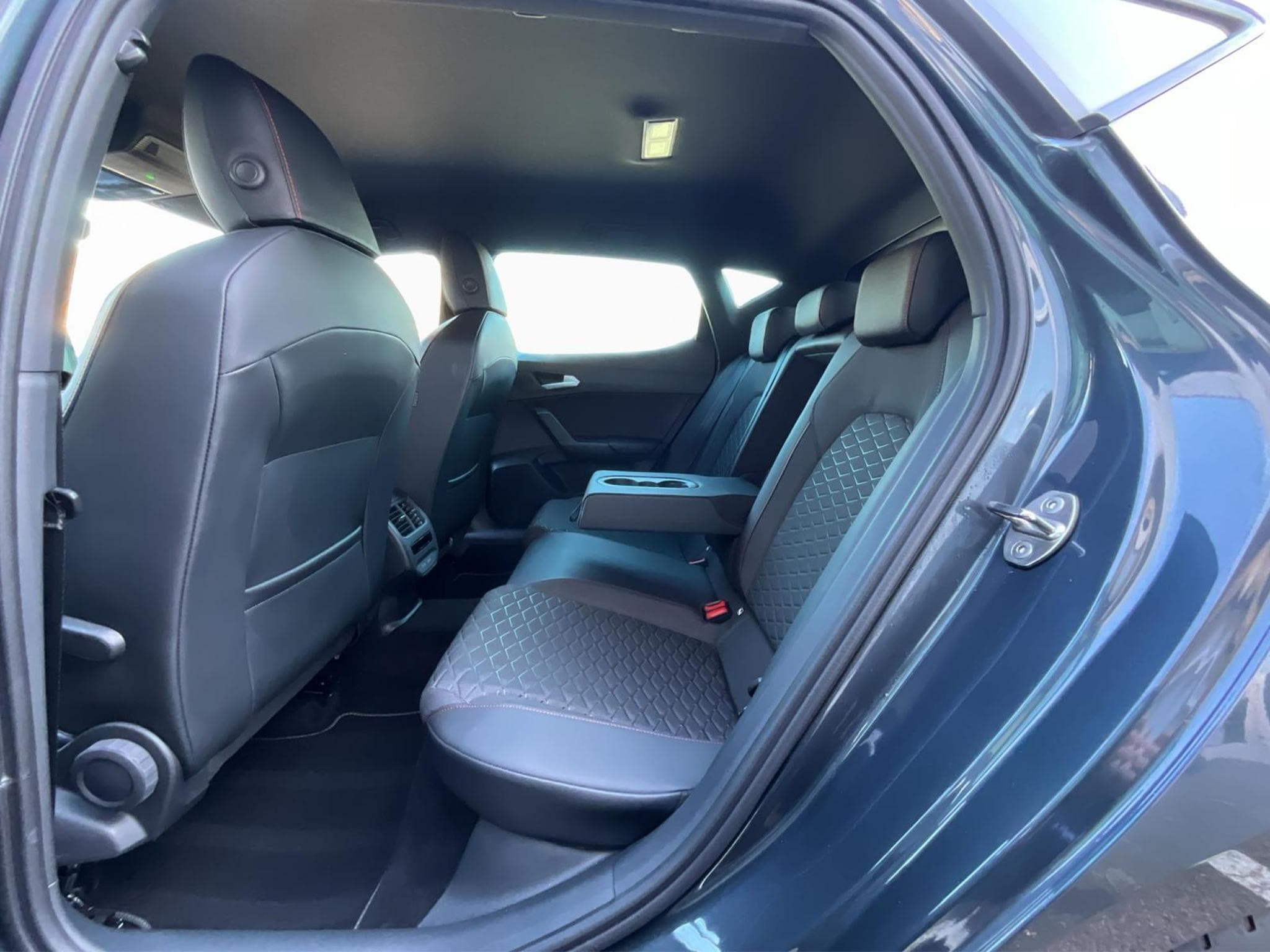 Seat Leon FR+DSG+Led+Navi+LM17 (2025) - Foto 15