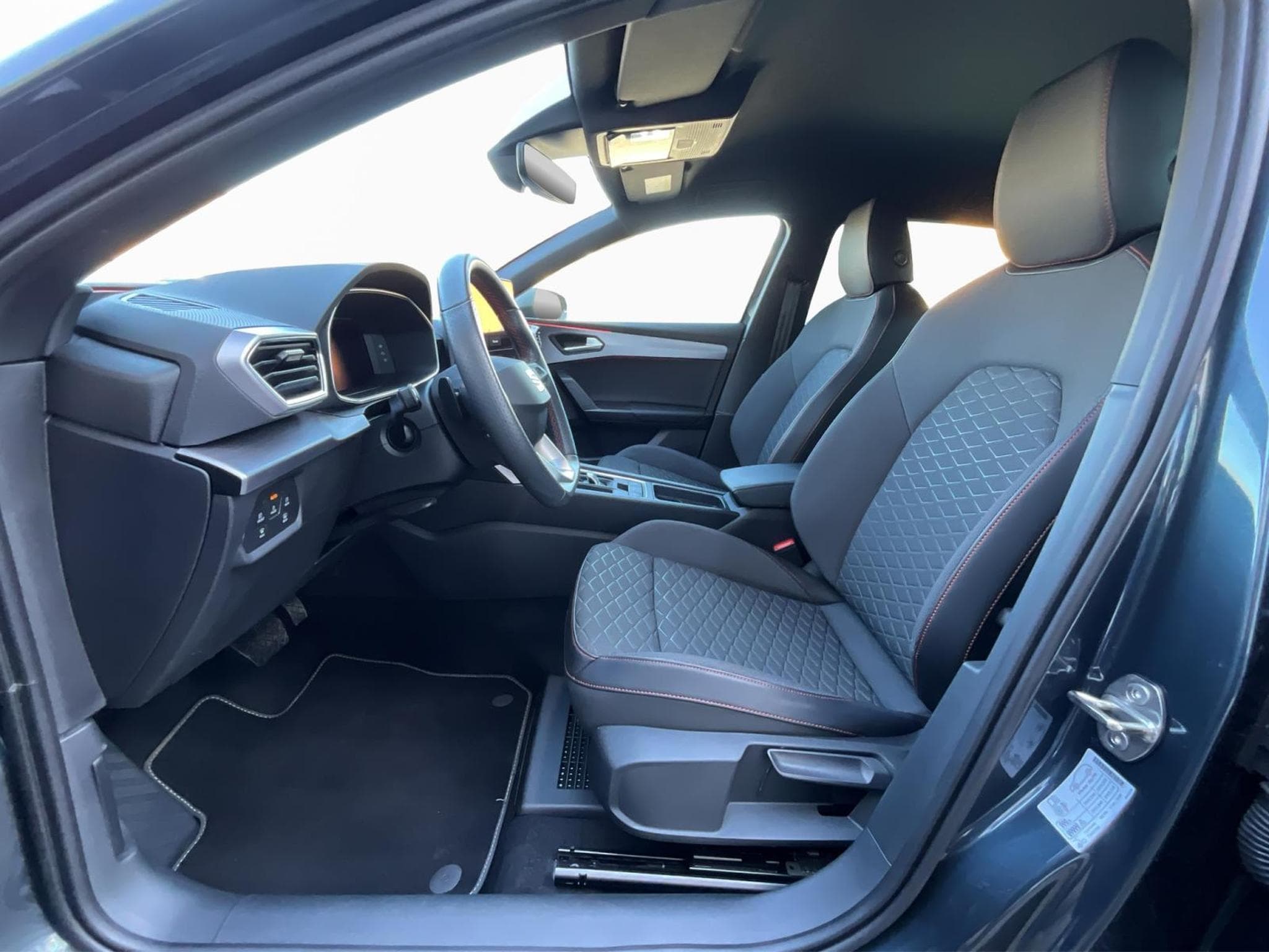 Seat Leon FR+DSG+Led+Navi+LM17 (2025) - Foto 9