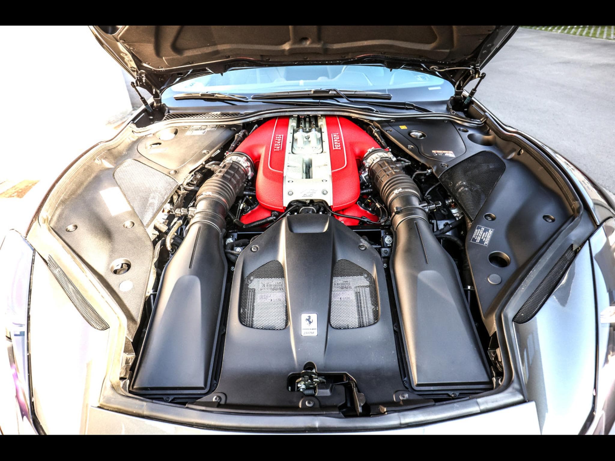 Ferrari 812 Superfast 6.5 V12 – POWER15 02/2027 - GRIGIO SILVERSTONE - P (2018) - Photo 15