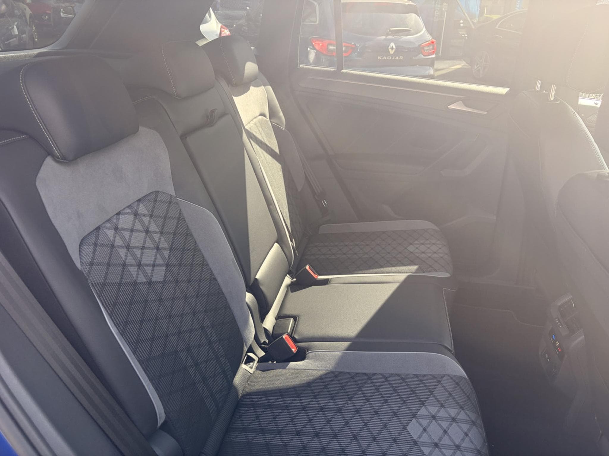 VW Tiguan 2.0 TDI R LINE Black Edition 4Motion (2023) - Photo 12