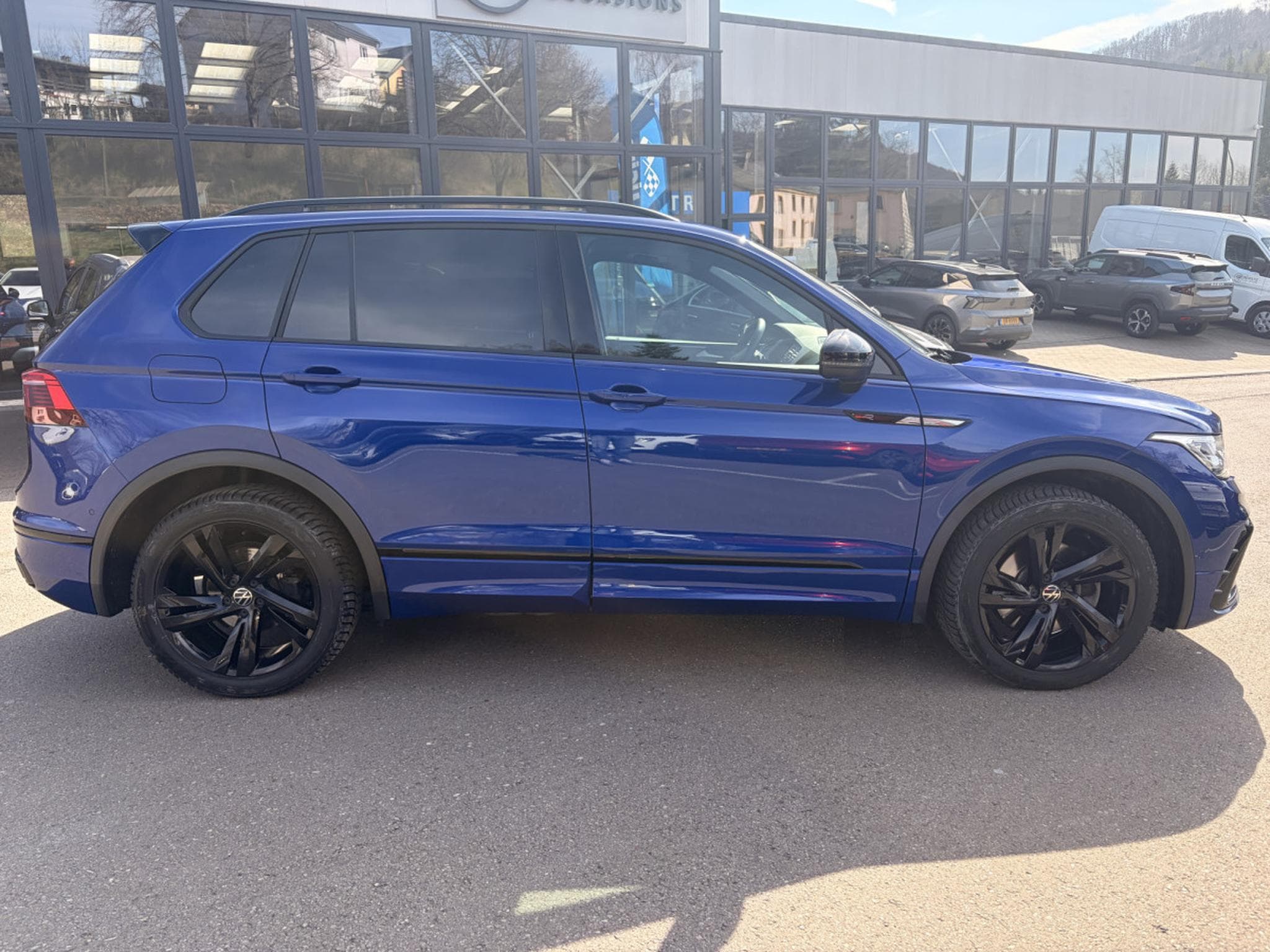 VW Tiguan 2.0 TDI R LINE Black Edition 4Motion (2023) - Photo 2