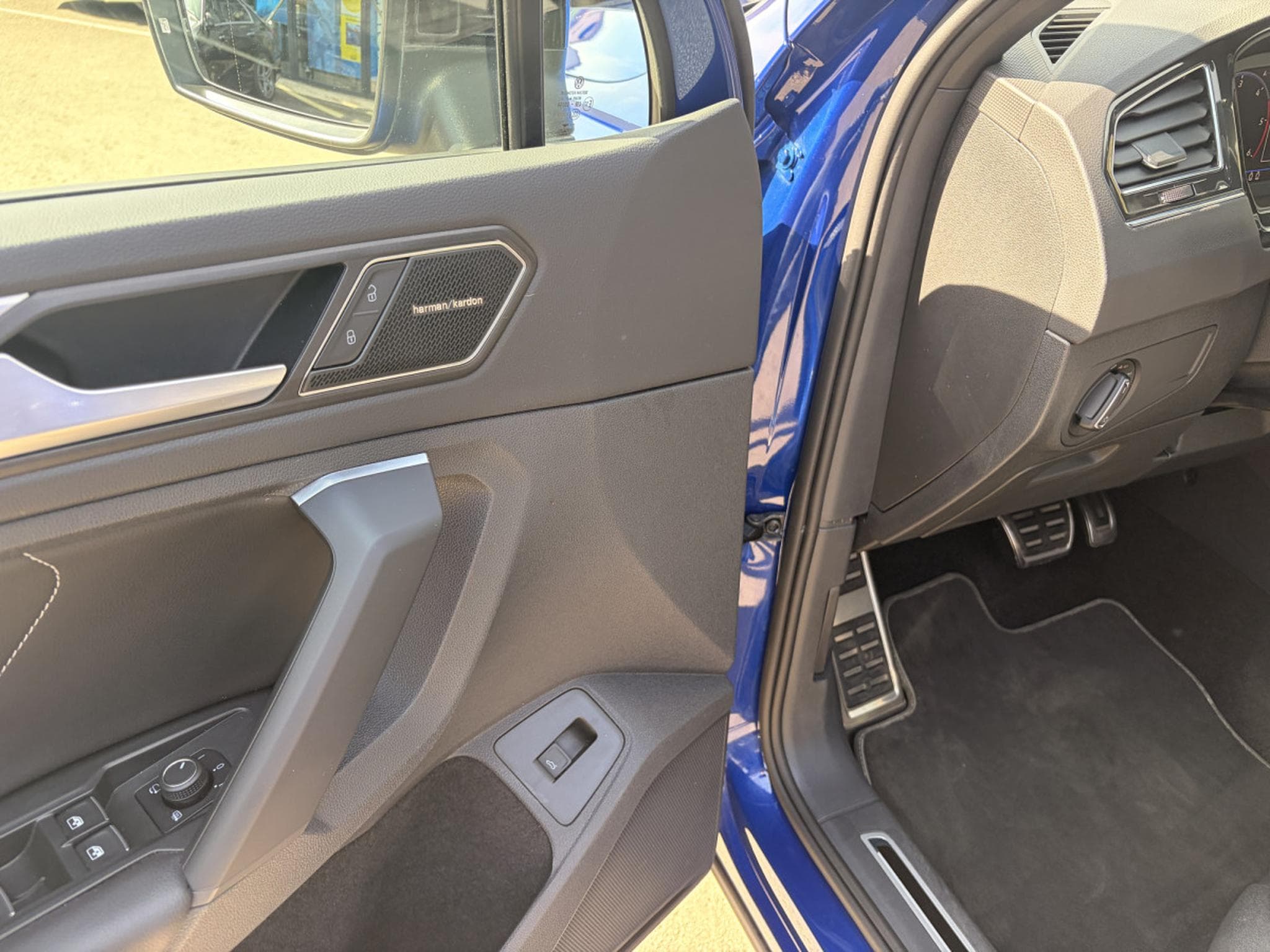 VW Tiguan 2.0 TDI R LINE Black Edition 4Motion (2023) - Photo 9