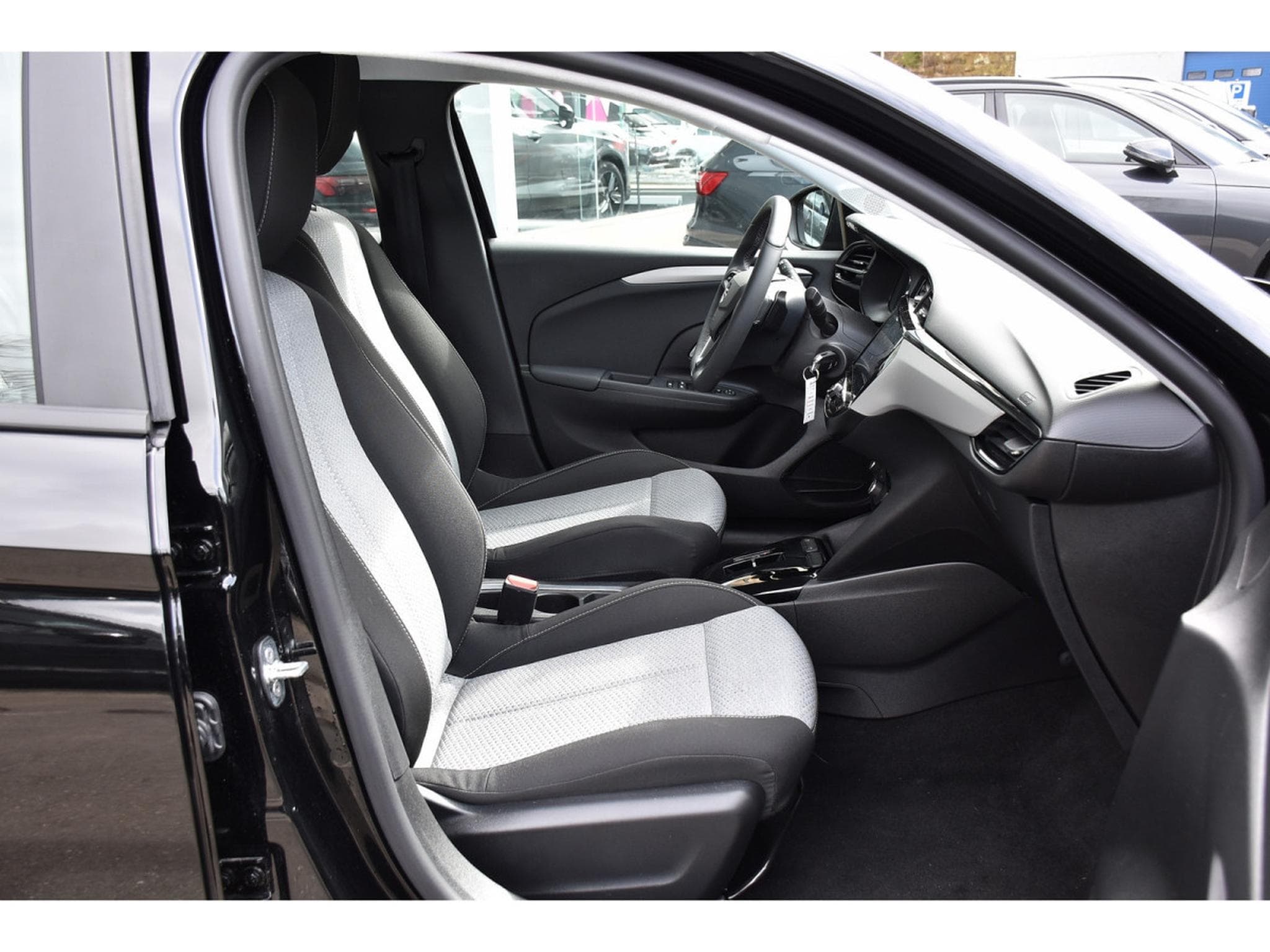 Opel Corsa 1.2 Turbo Edition AT8 REGUL LANE SIDE CAM 1° MAIN (2025) - Foto 6