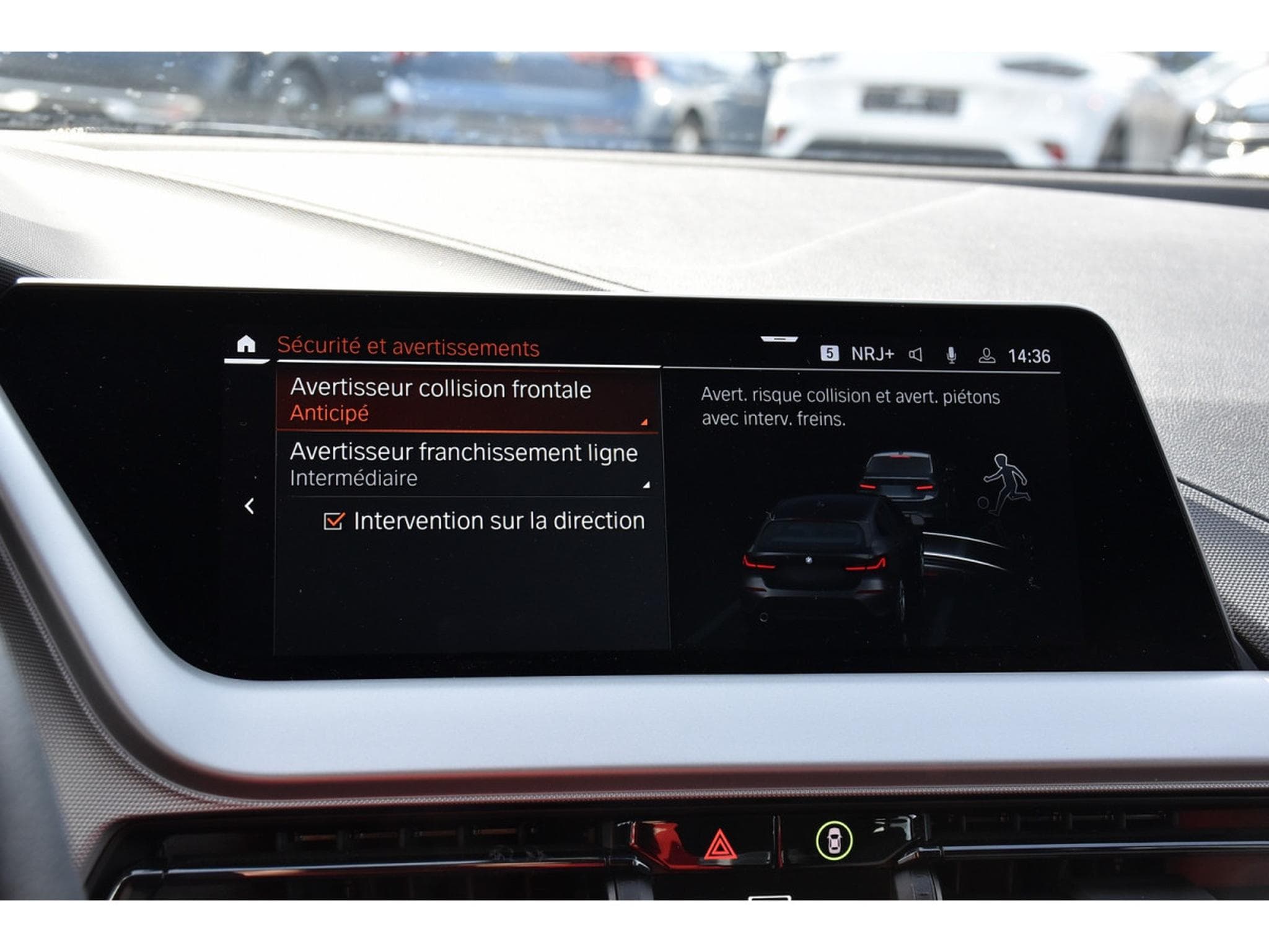 BMW 118 i CLIMA REGUL LANE LED PDC 1° MAIN (2022) - Foto 14