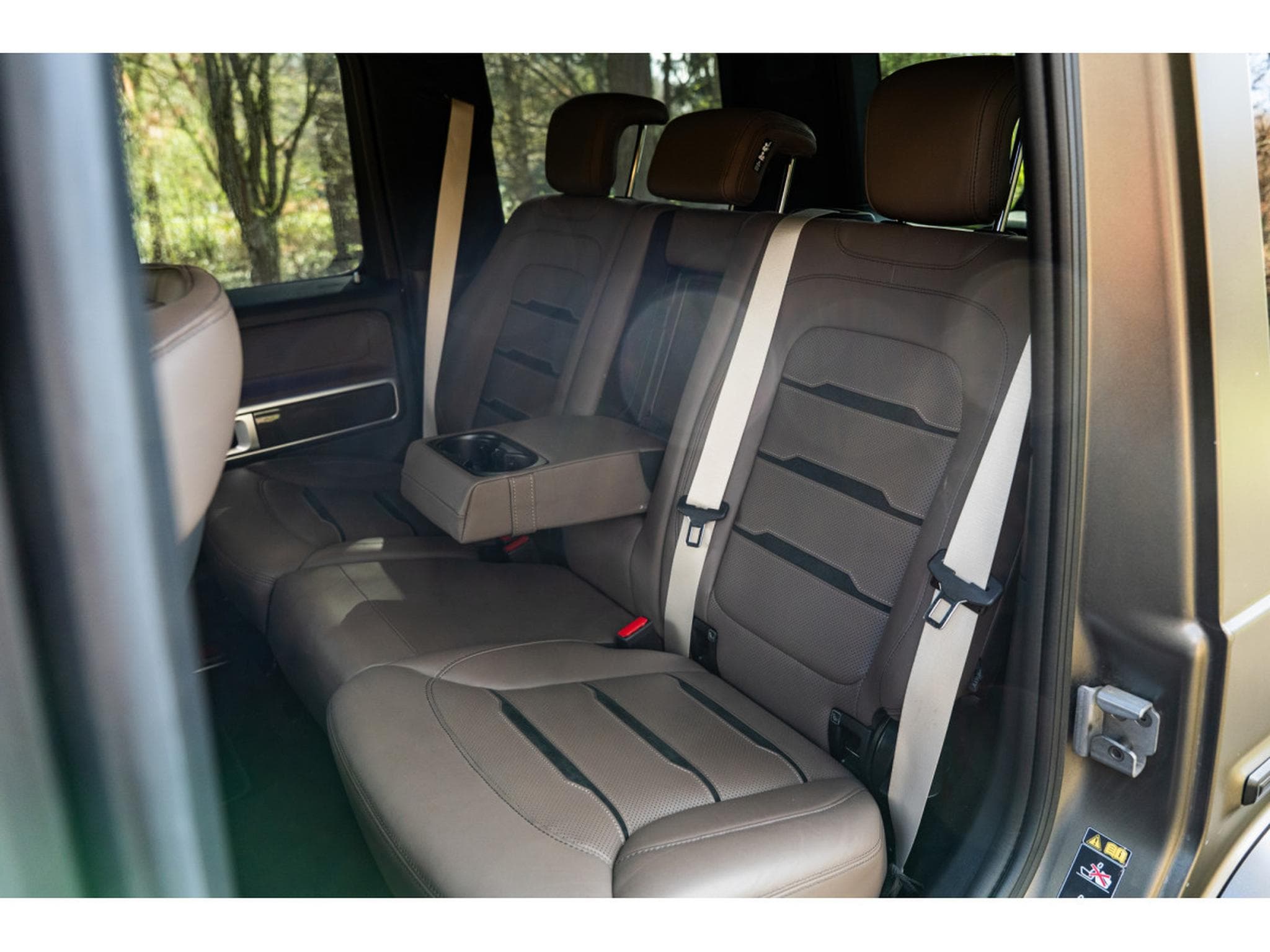 Mercedes G 63 AMG Pack Sport Black AMG - Toit ouvrant - Burmester® Surround (2023) - Photo 14