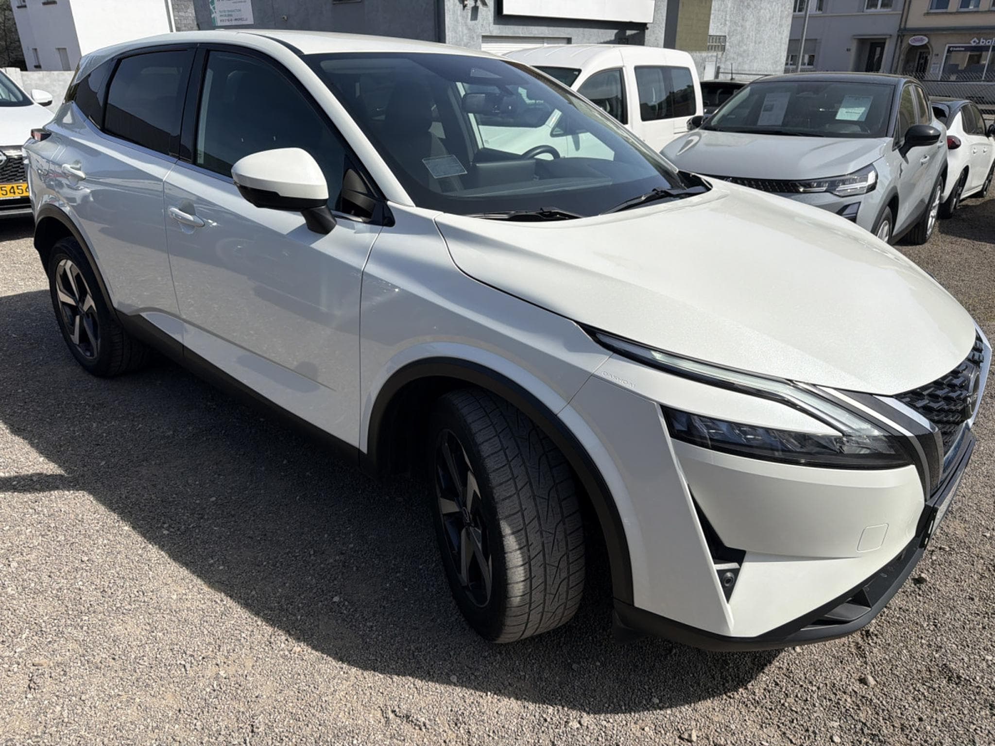 Nissan Qashqai 1.3 HYBRIDE 158CV AUTO CONNECT (2022) - Photo 3