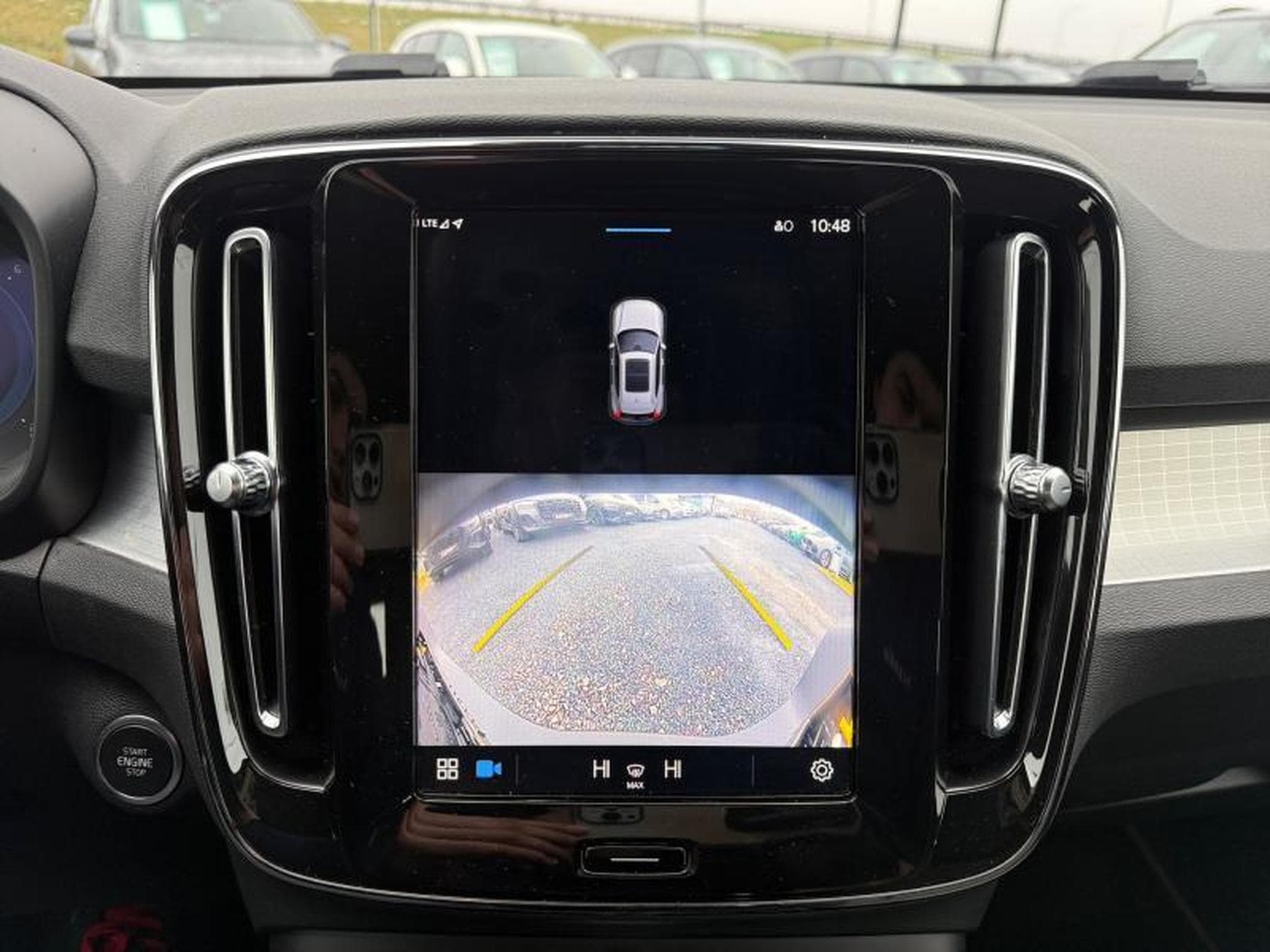 Volvo XC40 B3 Core / Essence (2023) - Foto 17