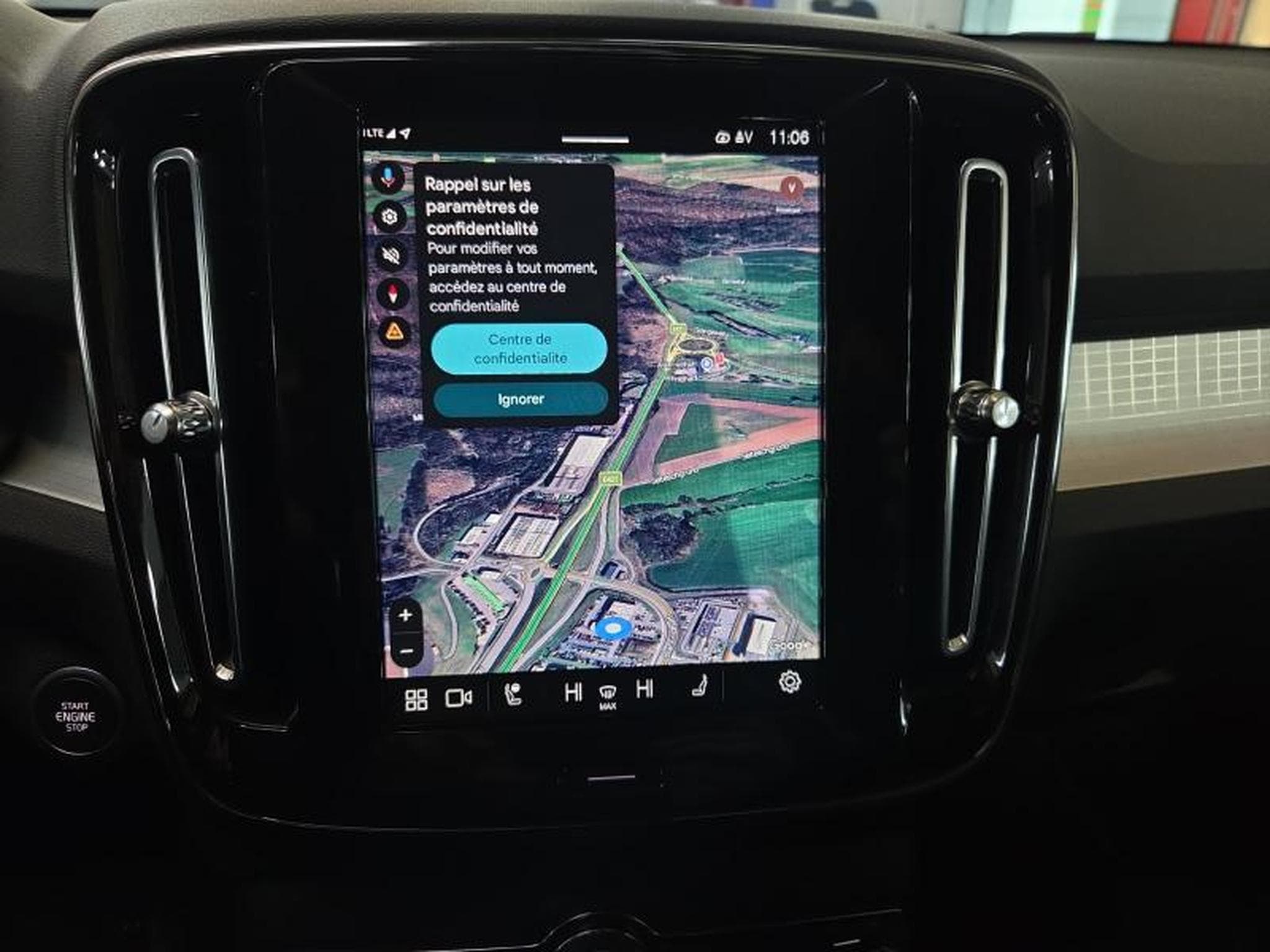 Volvo XC40 B3 Core /  Essence (2023) - Foto 16