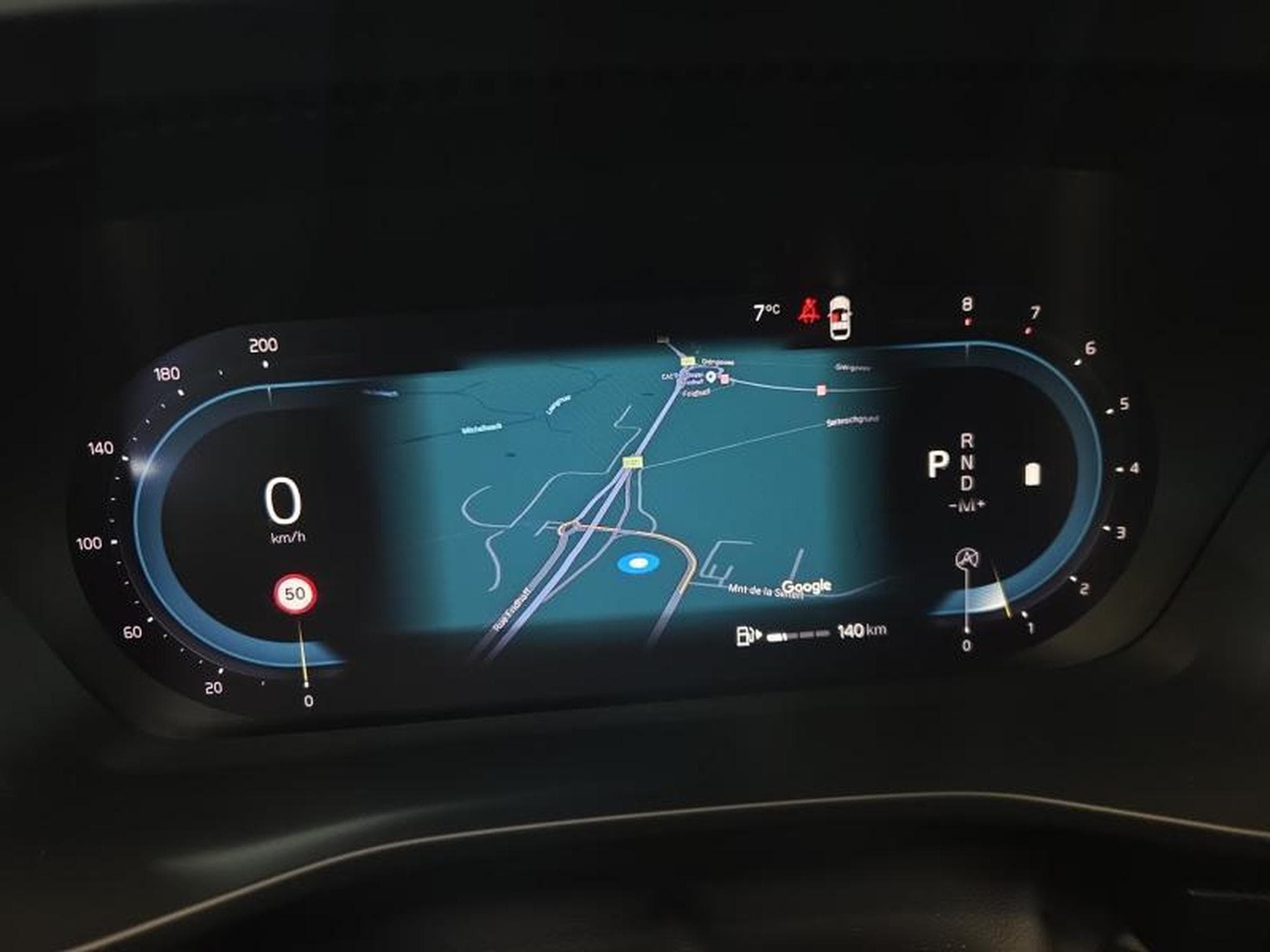 Volvo XC40 B3 Core /  Essence (2023) - Foto 18