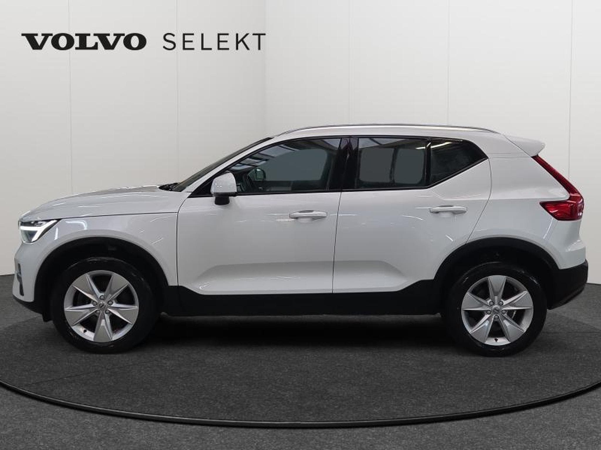 Volvo XC40 B3 Core /  Essence (2023) - Foto 4