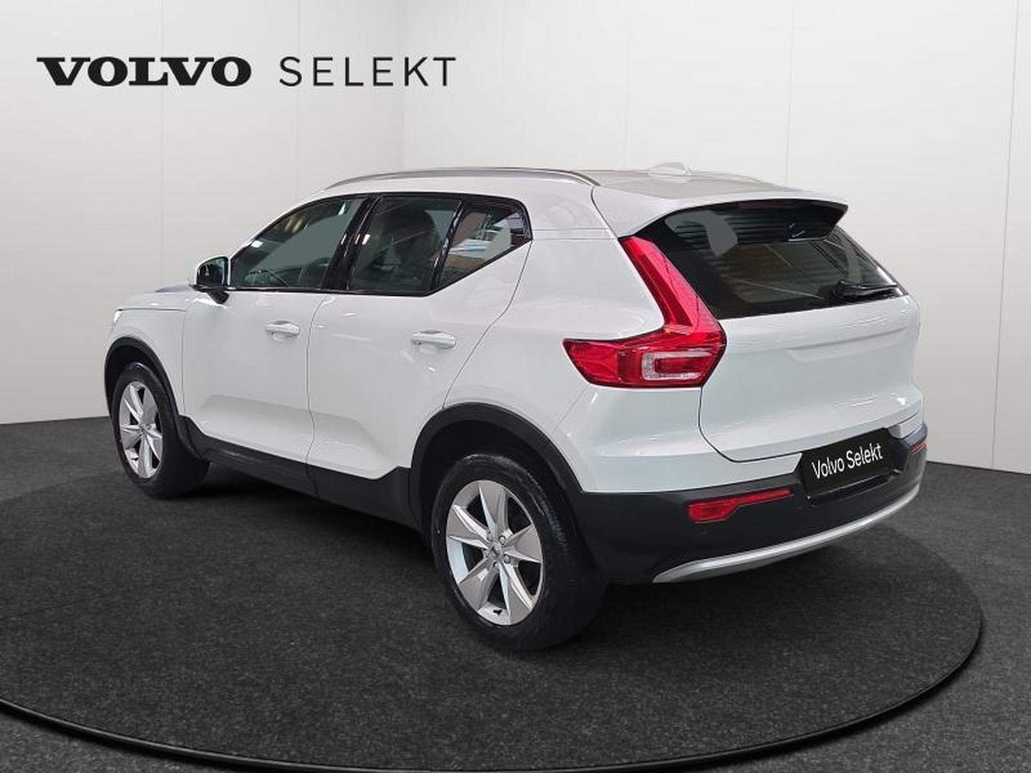 Volvo XC40 B3 Core /  Essence (2023) - Foto 5