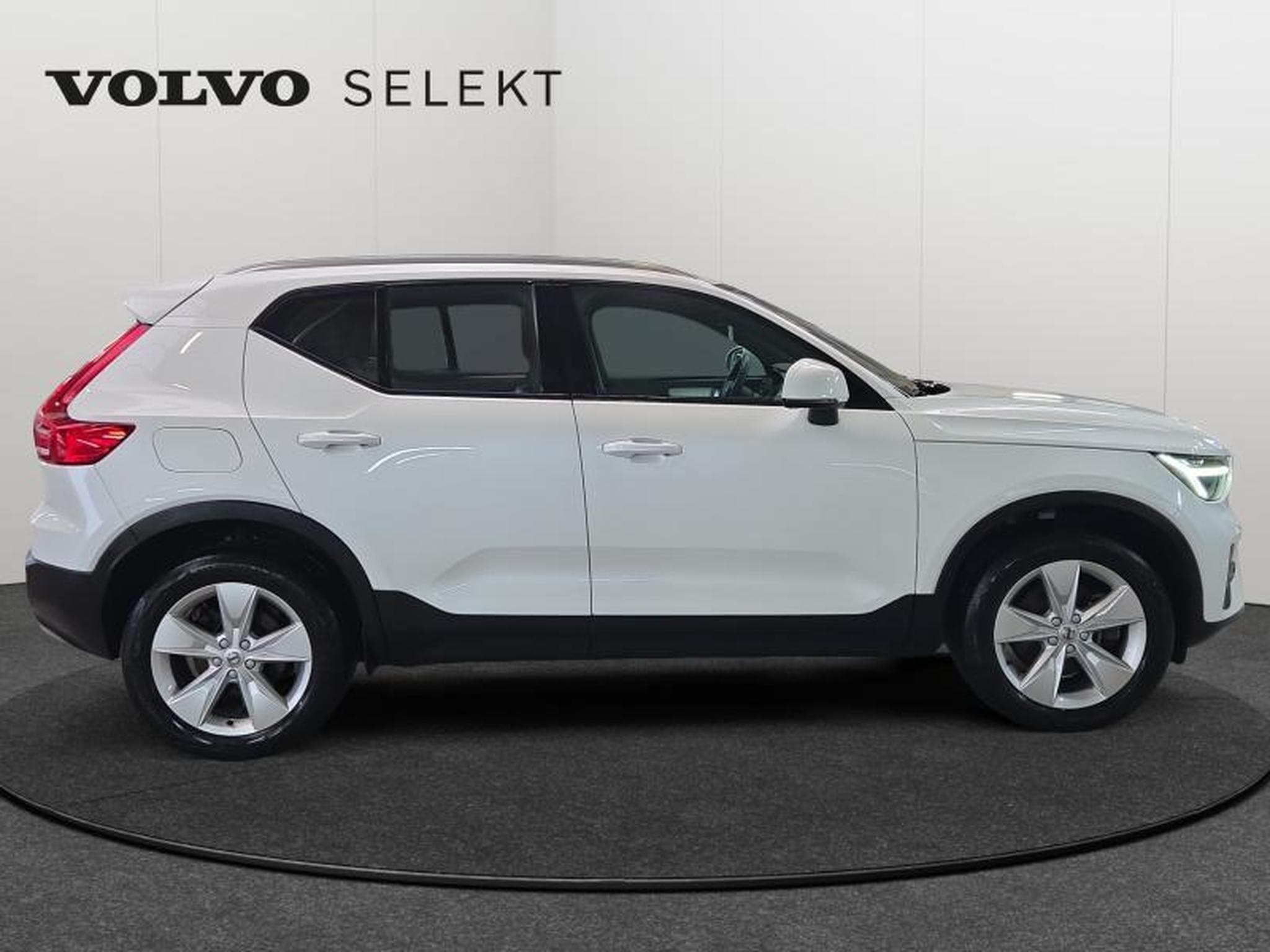 Volvo XC40 B3 Core /  Essence (2023) - Foto 7