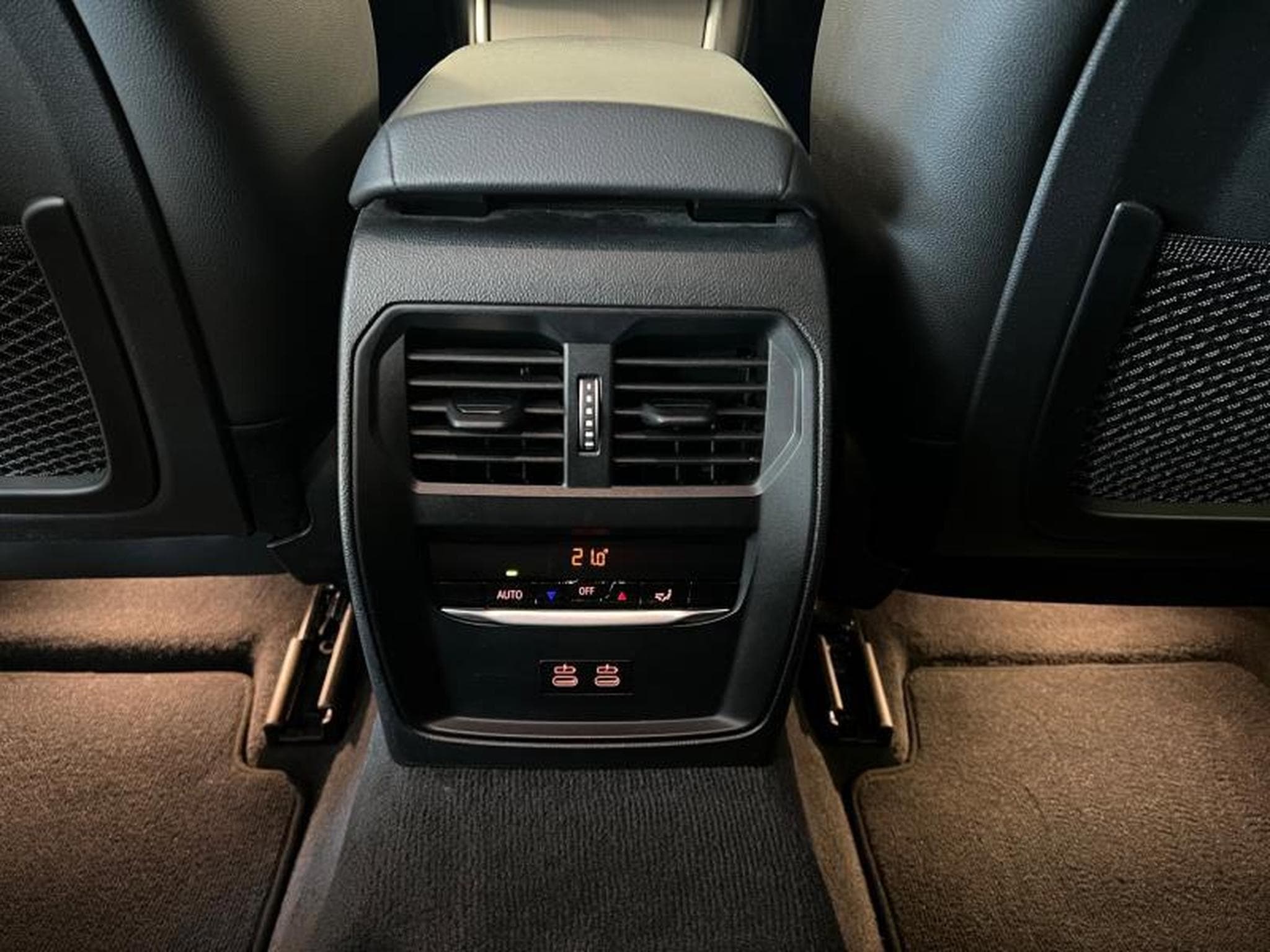 BMW 320 Pack M (2023) - Foto 17