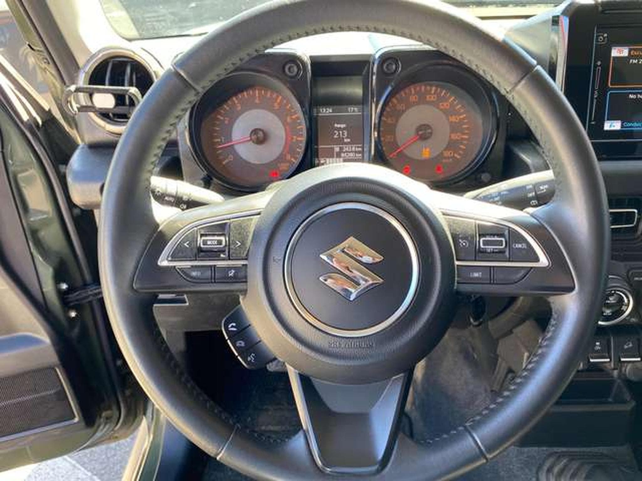 Suzuki Jimny Jimny 1.5 ALLGRIP Comfort+ jusqu'a 48mois garantie (2019) - Foto 9