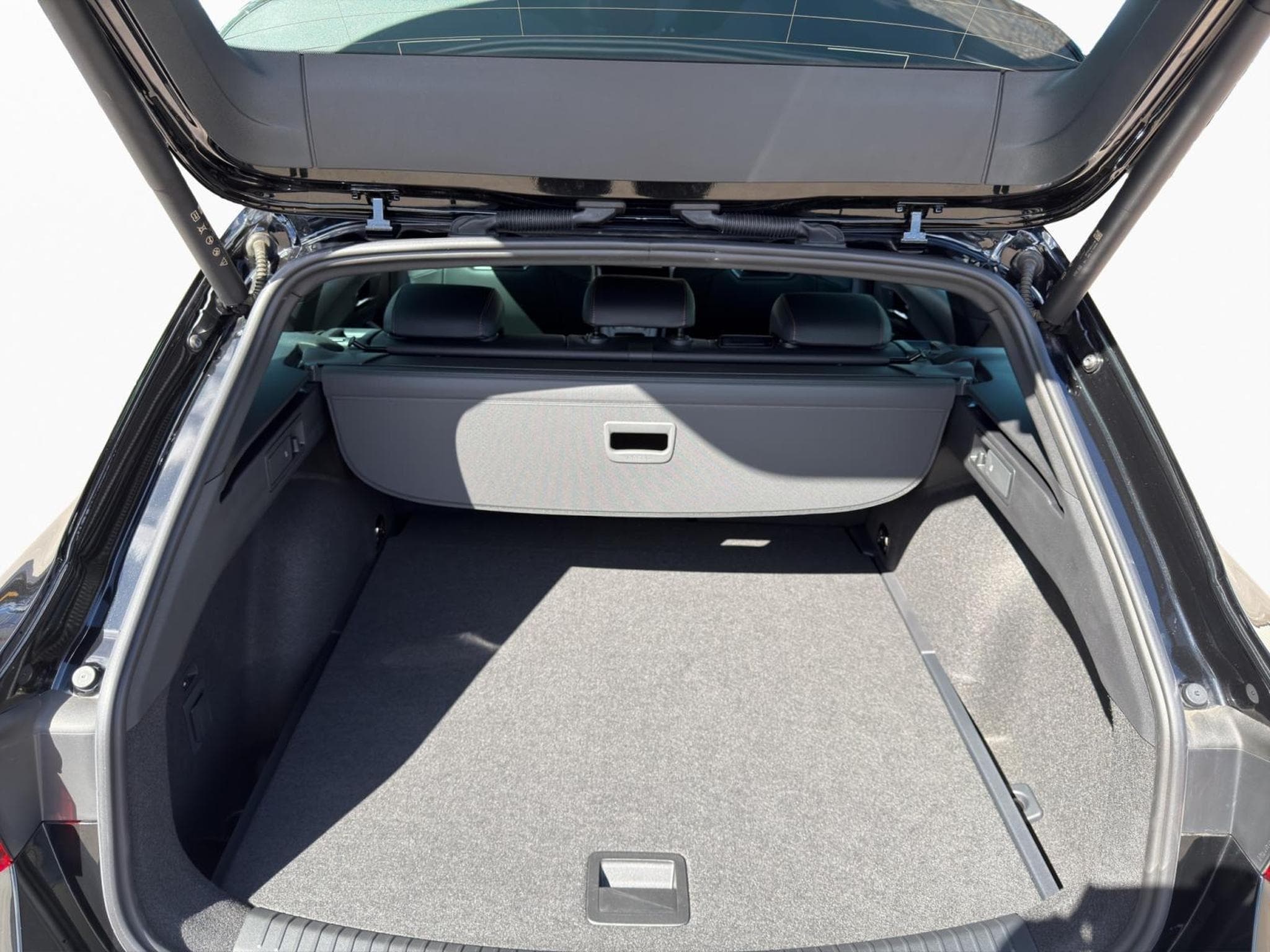 Cupra Leon Sportstourer 1.5 eTSI DSG (2026) - Photo 12