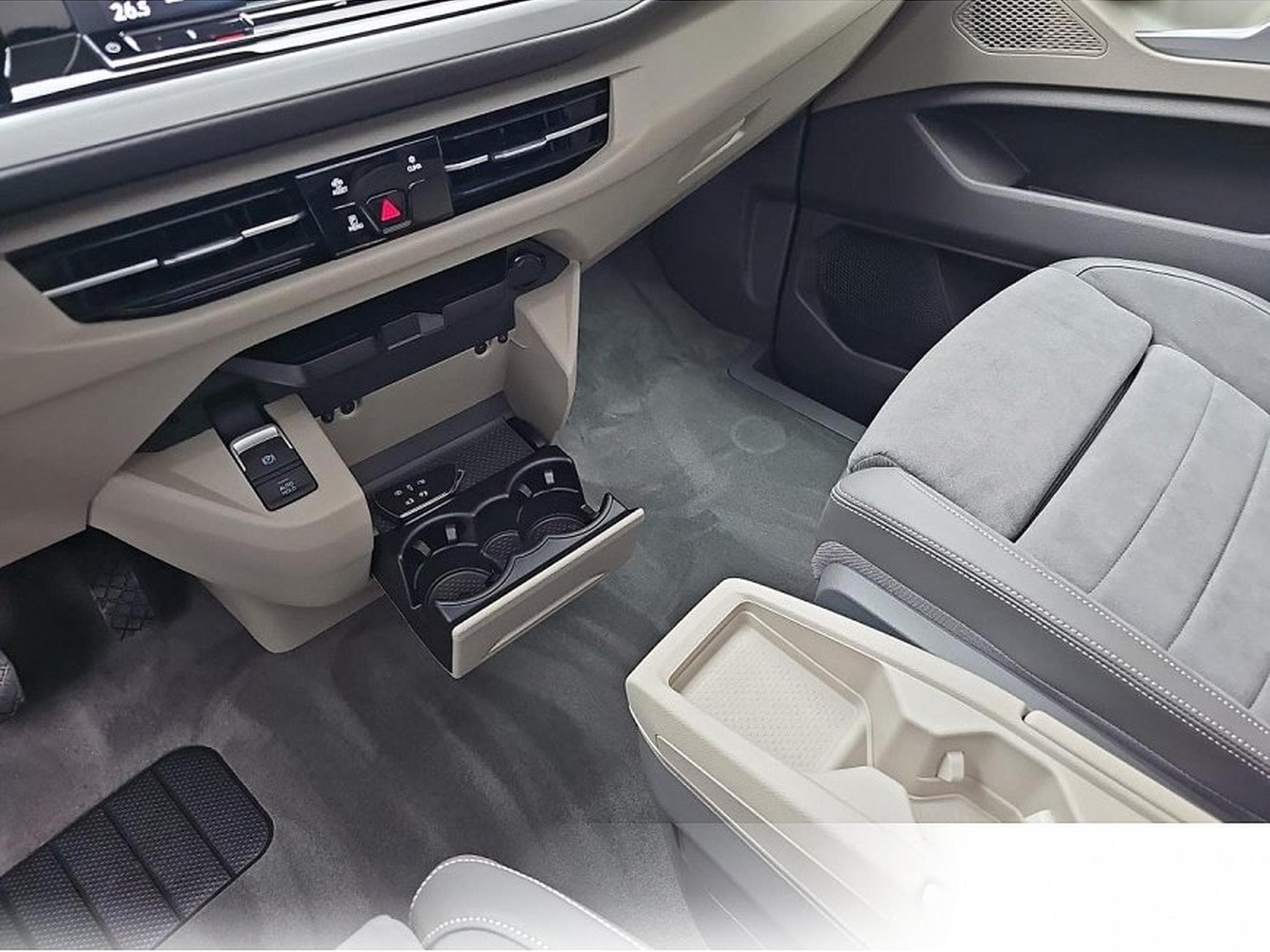 VW Multivan (2026) - Photo 11