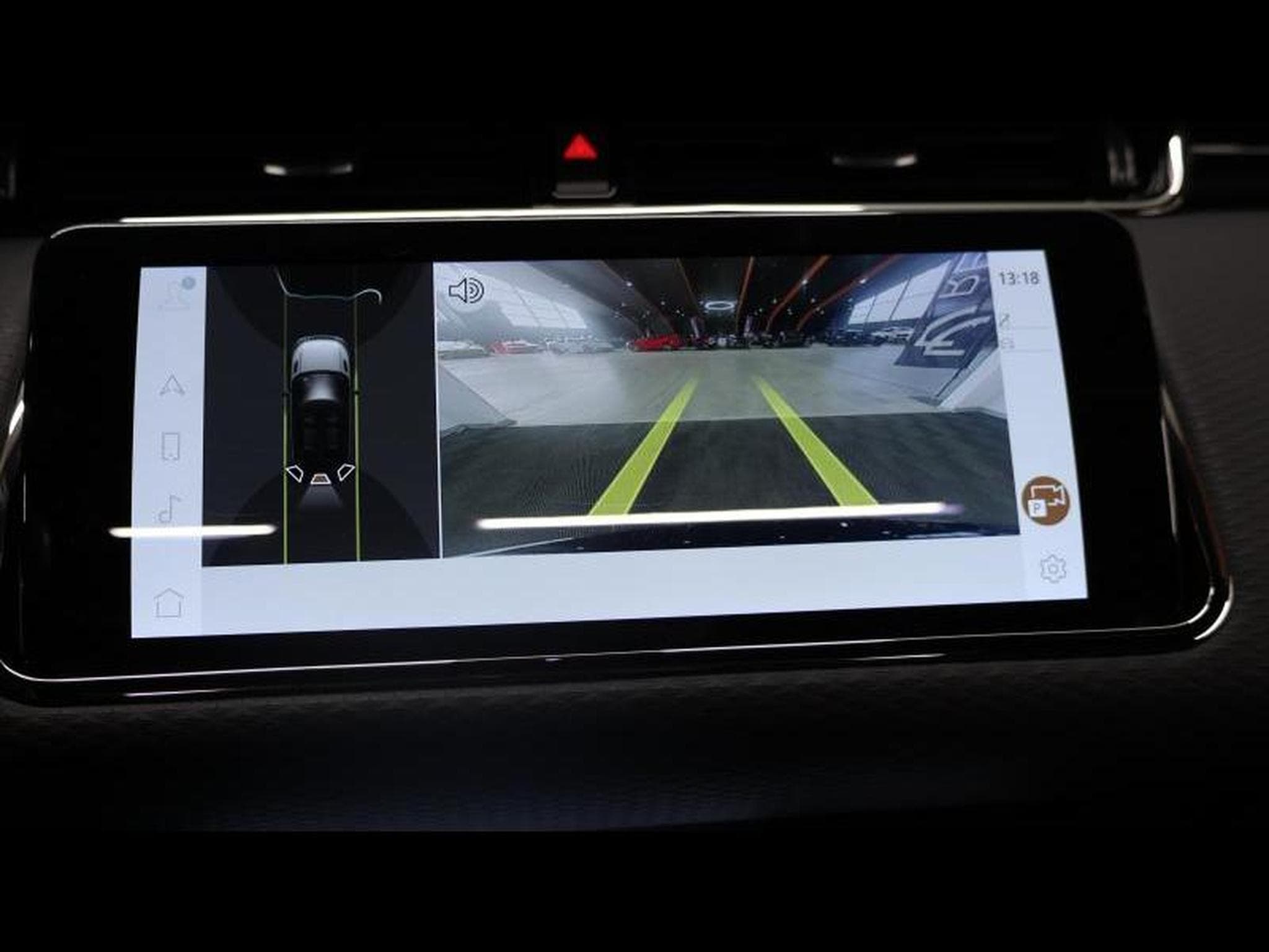 Land-Rover Range Rover Evoque D165 R-Dynamic S AWD Auto (2023) - Photo 24