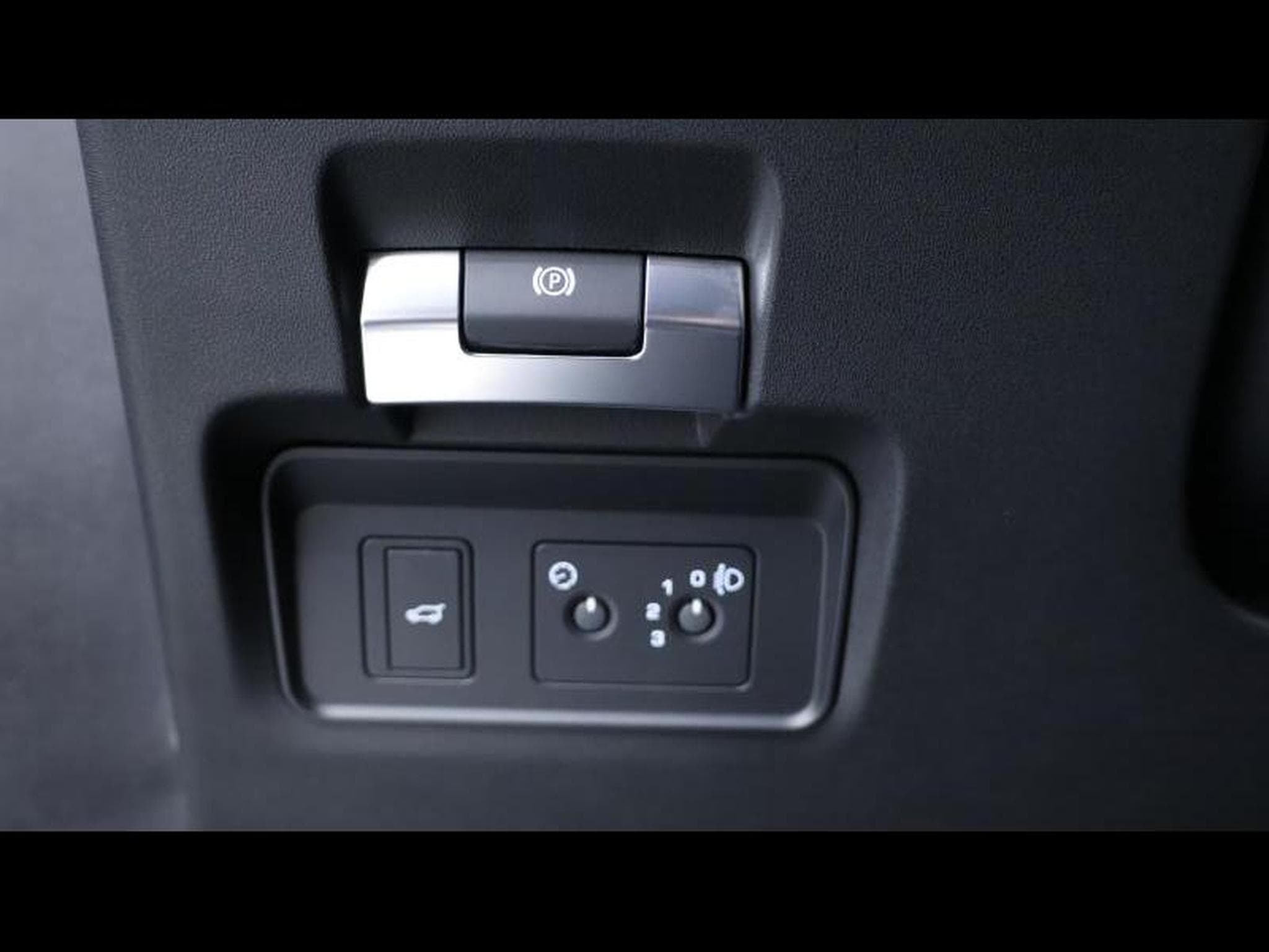 Land-Rover Range Rover Evoque D165 R-Dynamic S AWD Auto (2023) - Photo 28