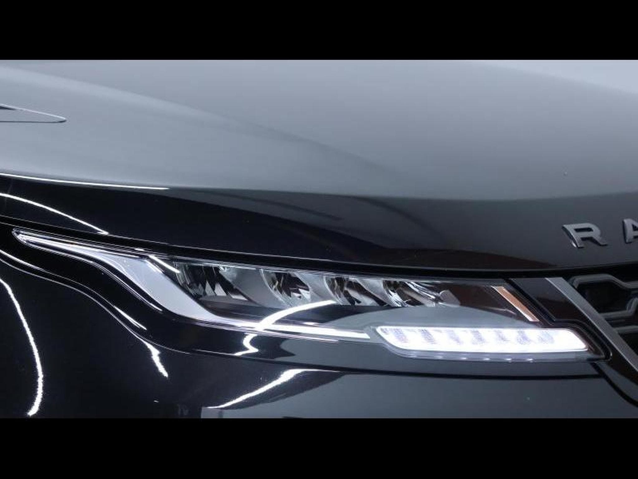 Land-Rover Range Rover Evoque D165 R-Dynamic S AWD Auto (2023) - Photo 8