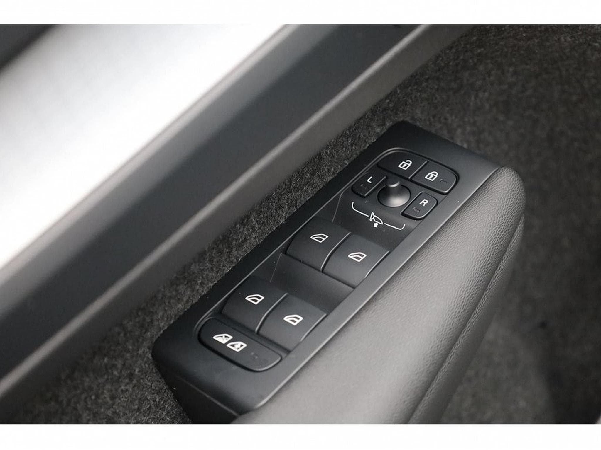 Volvo XC40 (2026) - Photo 20