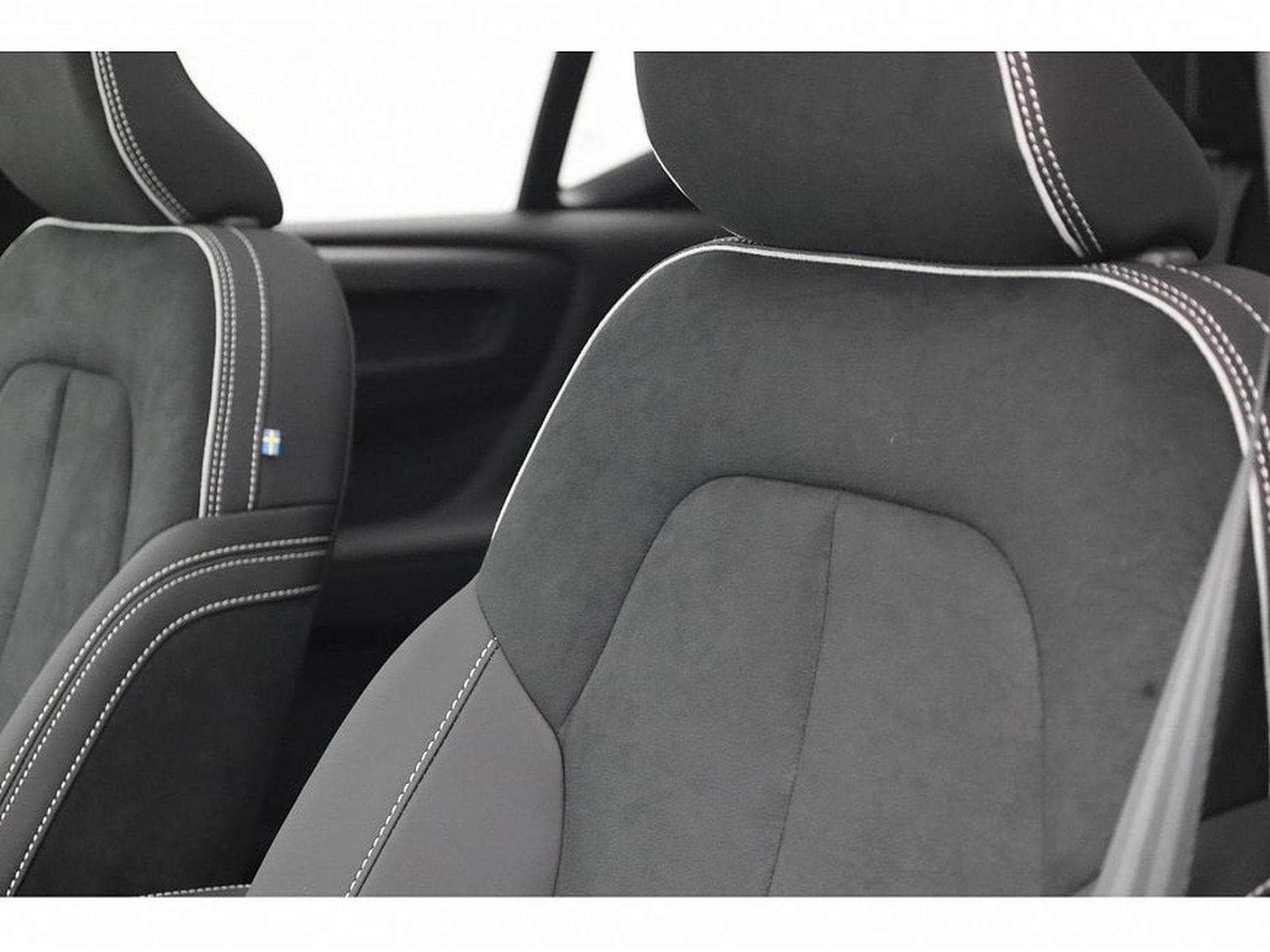 Volvo XC40 (2026) - Photo 16