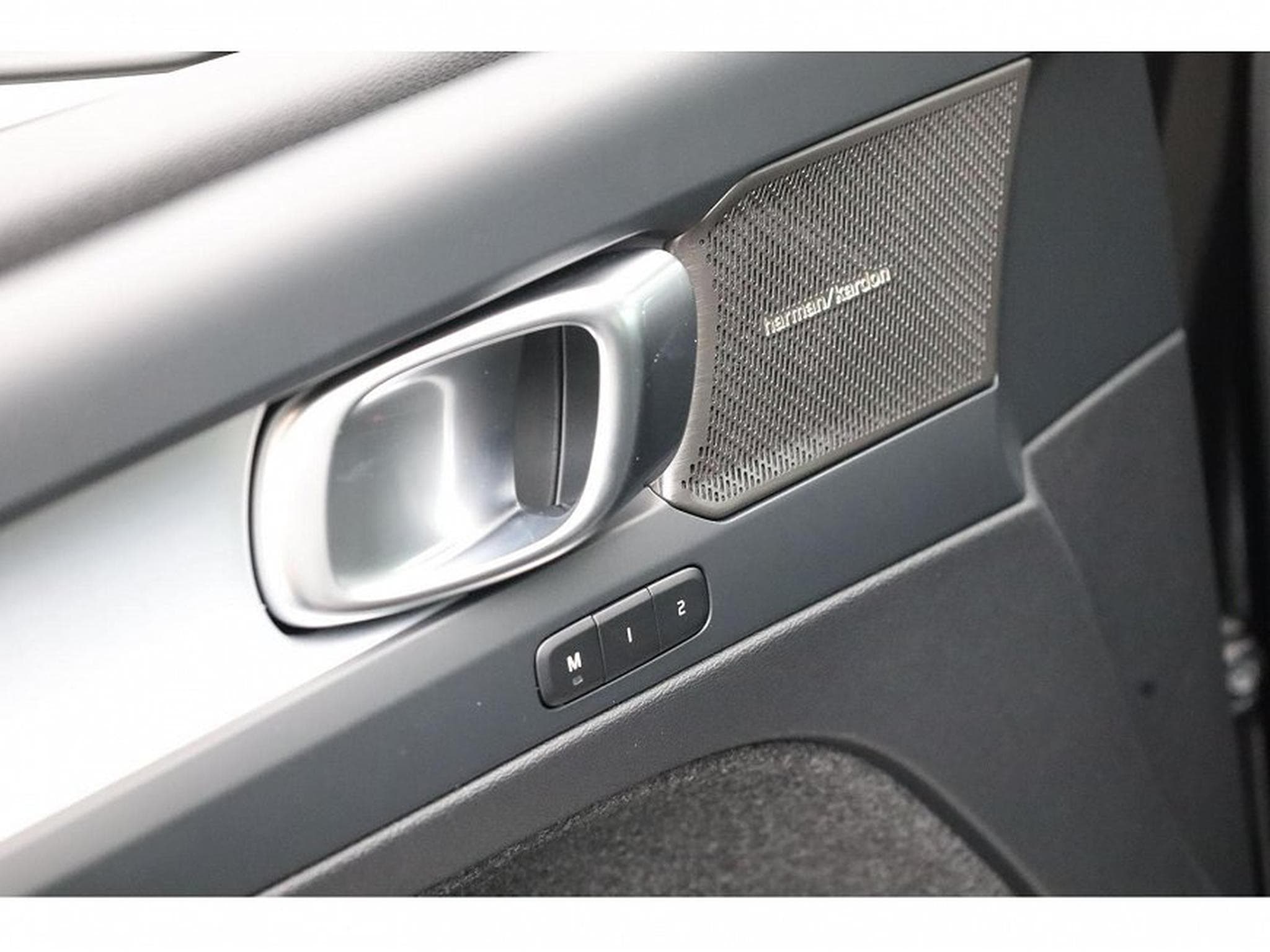 Volvo XC40 (2026) - Photo 21