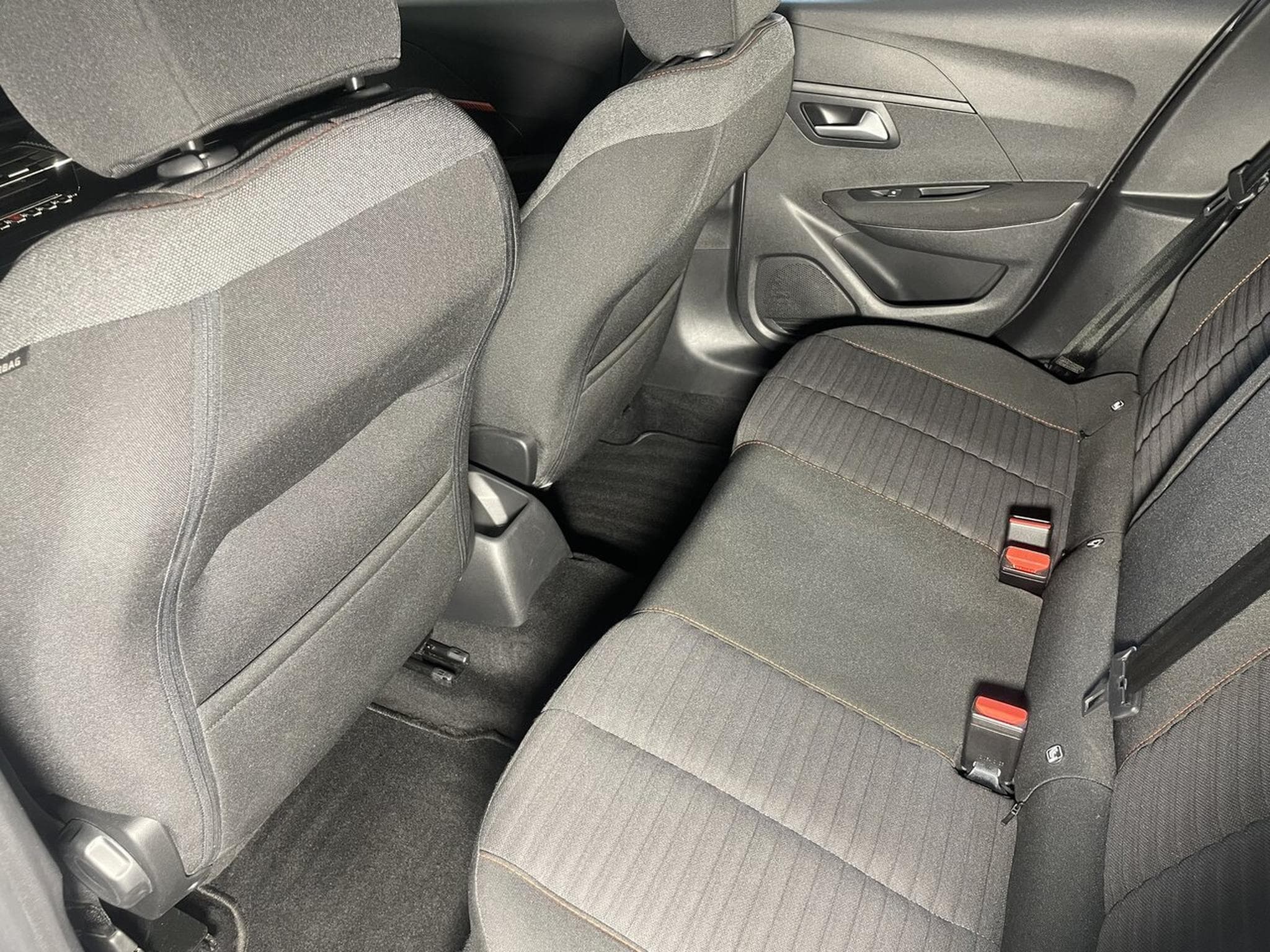 Peugeot 208 1.5 BLUEHDI 100 ACTIVE GPS CARPLAY (2021) - Photo 9