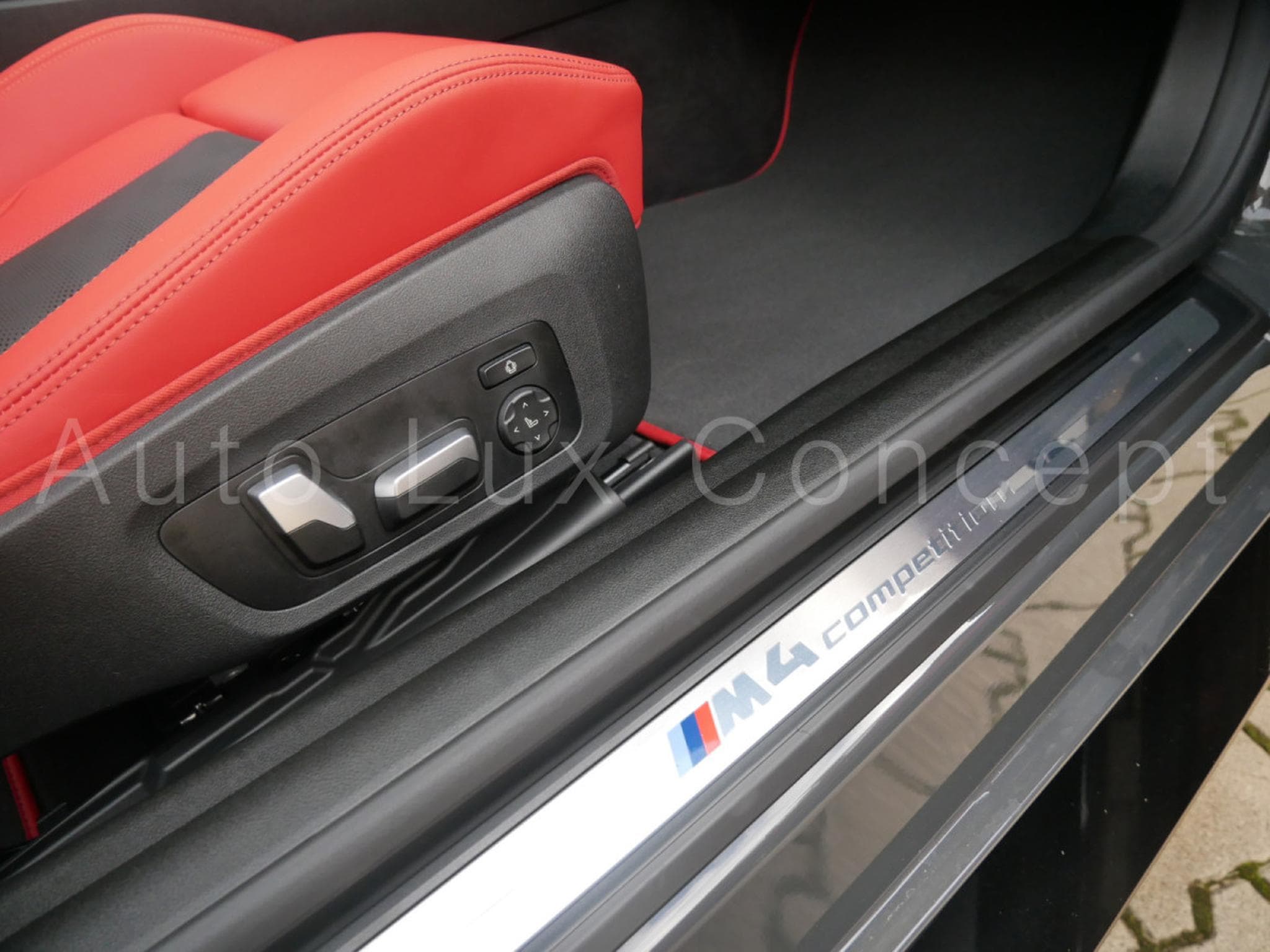 BMW M4 Competition M xDrive Cabriolet (2022) - Photo 21